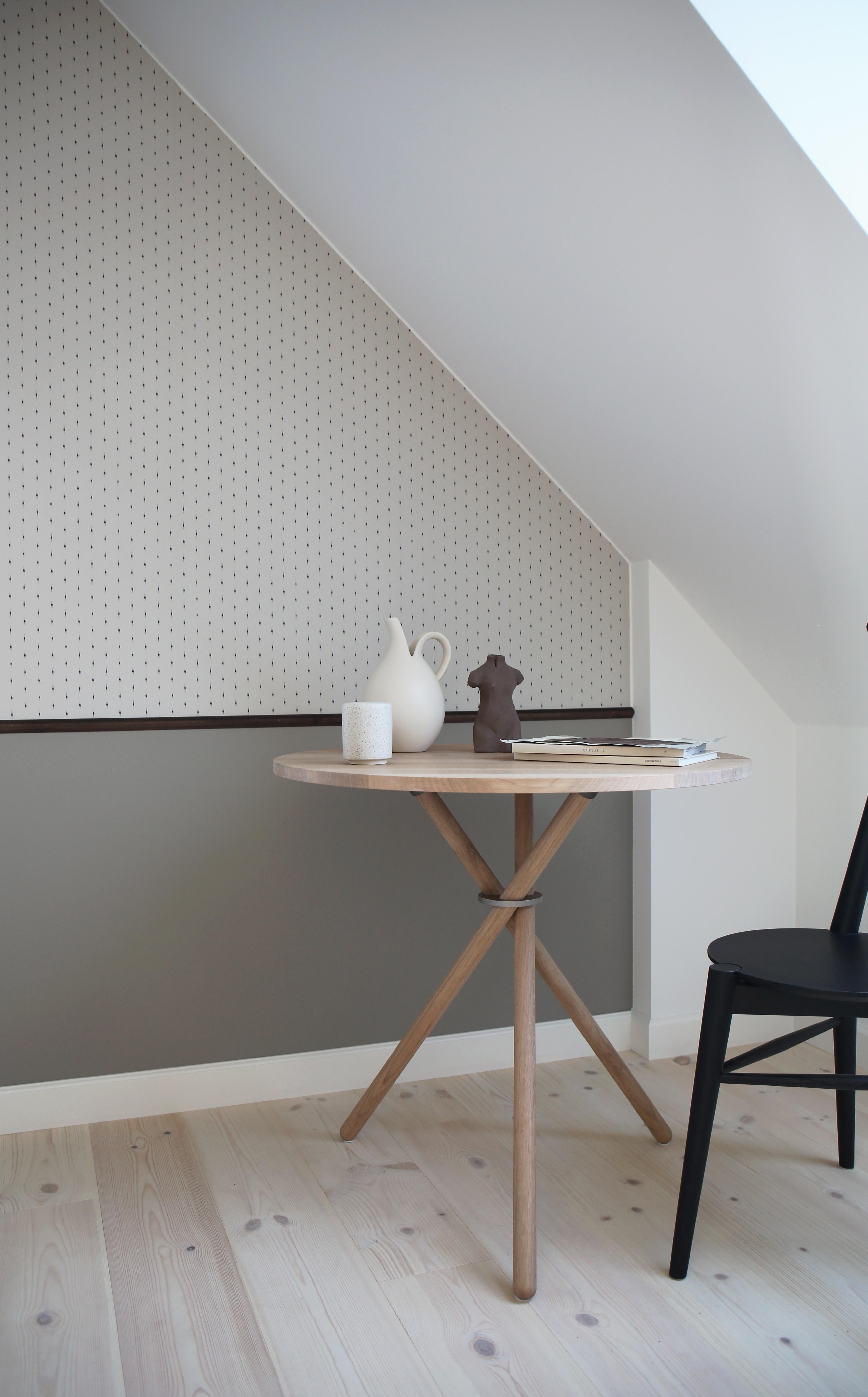 Aldric Light Oak Café Table by Eberhart Furniture Neuf - En vente à Geneve, CH