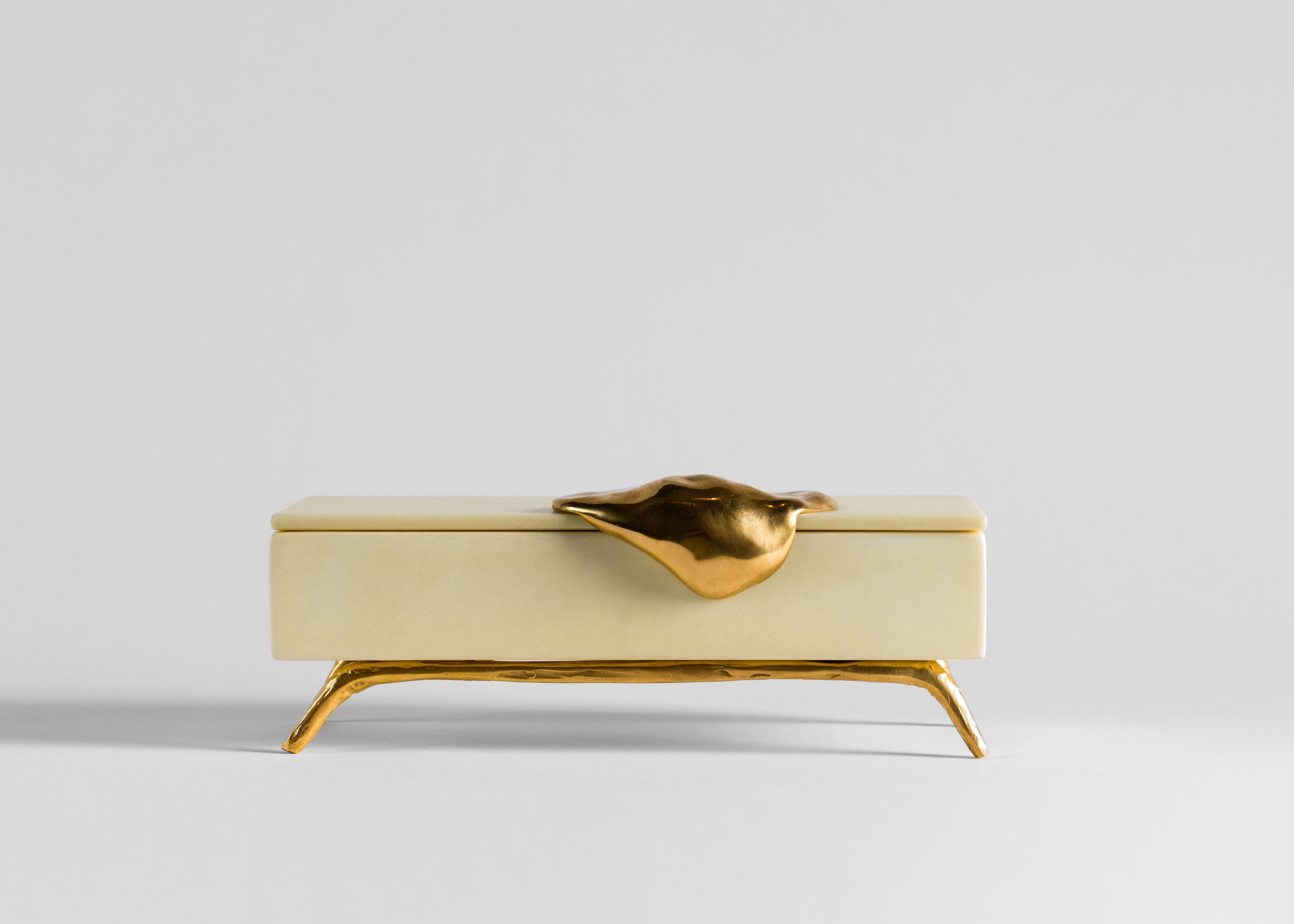 A collaboration between Achille Salvagni and Fabio Gnessi, Aldus aims to Revive the aesthetic ideals of Greek and Latin philosophy. Functional and aesthetic objects alike fuse organic forms and Latinate imagery with a distinctly contemporary mastery