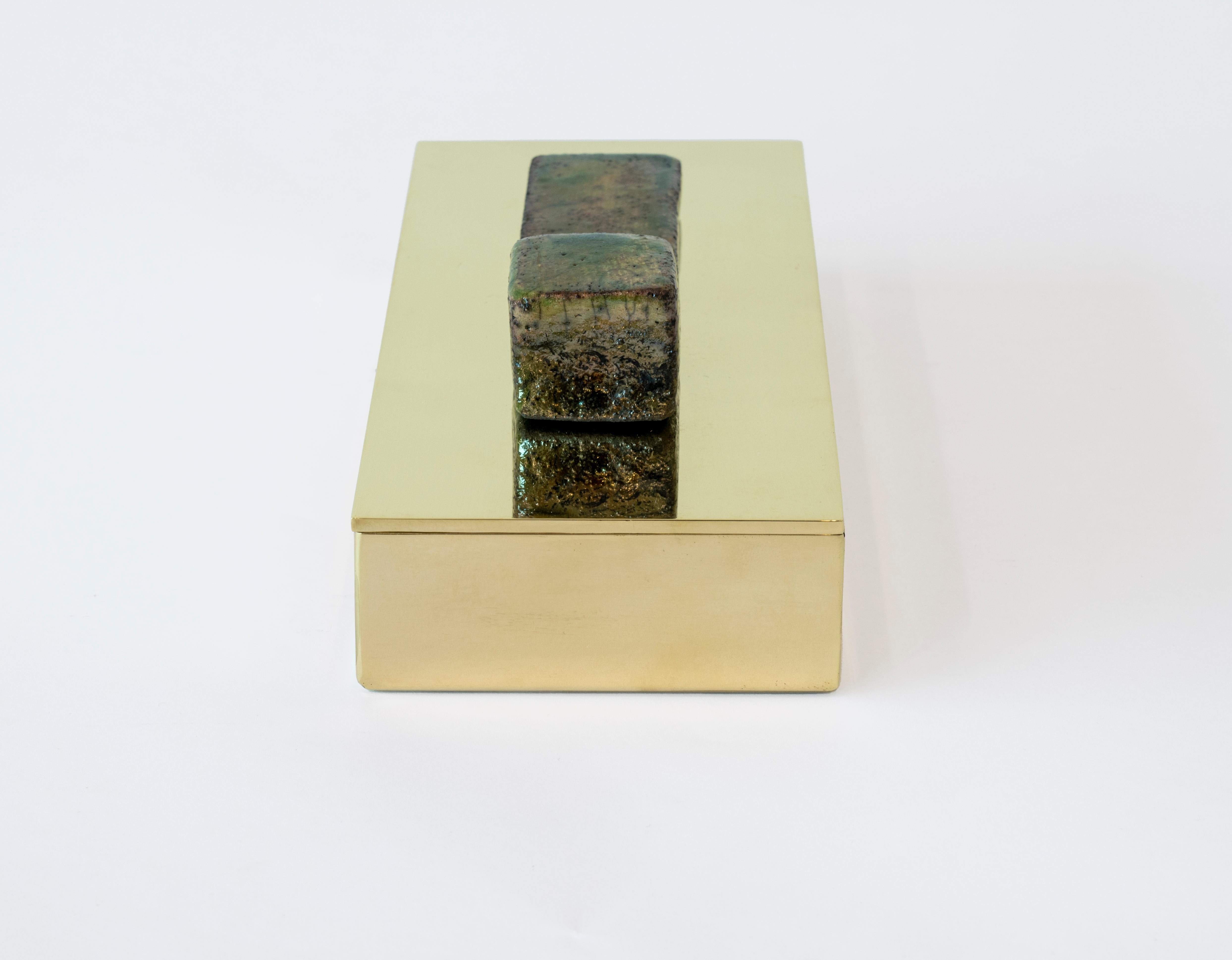 A collaboration between Achille Salvagni and Fabio Gnessi, Aldus aims to revive the aesthetic ideals of Greek and Latin philosophy. Functional and aesthetic objects alike fuse organic forms and Latinate imagery with a distinctly contemporary mastery