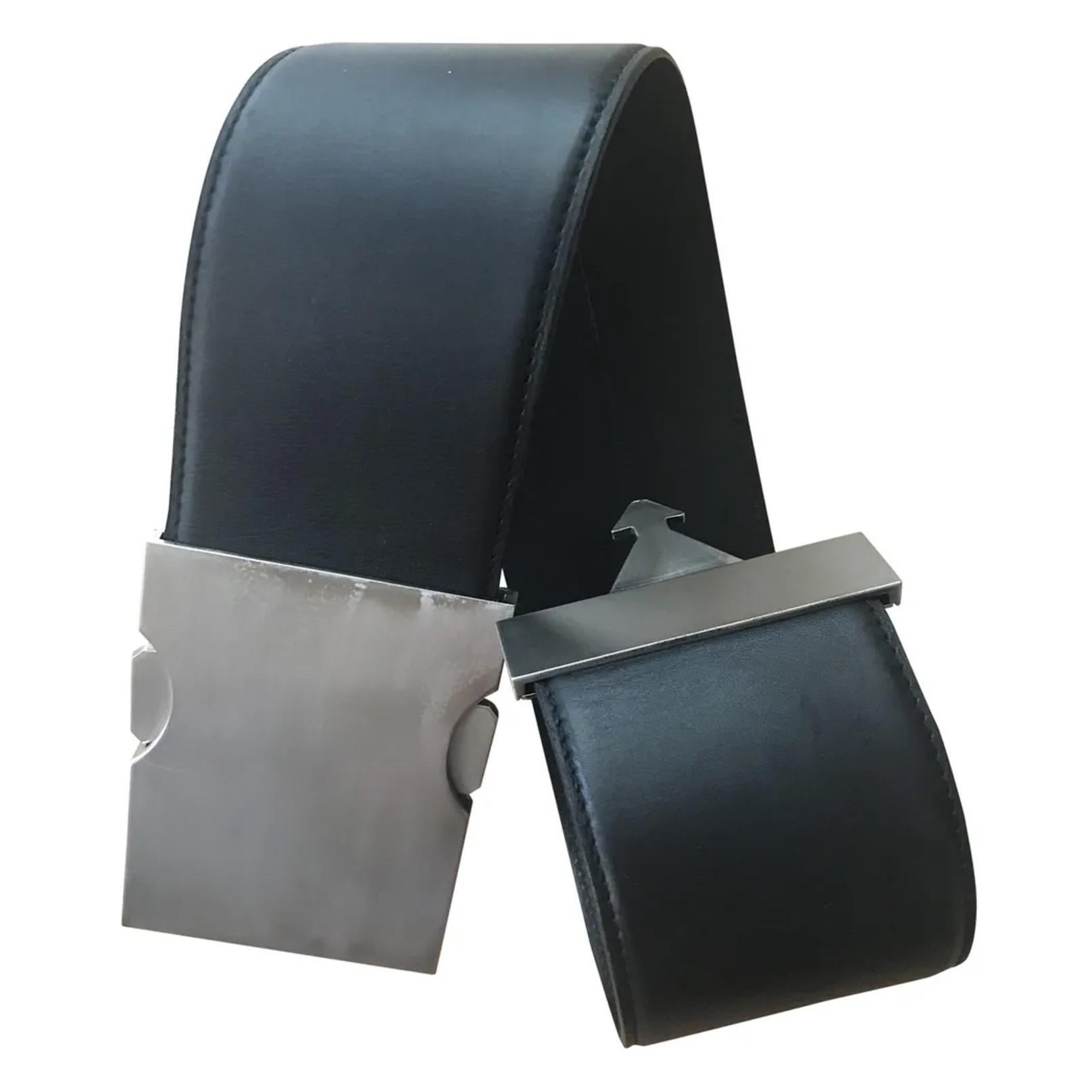 Alexander Wang for H&M created this unique waist belt that measures 3 inches wide with a large metal clasp. 2014

COLOR: Black
MATERIAL: Leather563411
ITEM CODE: 563411
MEASURES: H 29” x W 3”
SIZE: 75 cm / 30 inch
COMES WITH: Box
CONDITION: Very