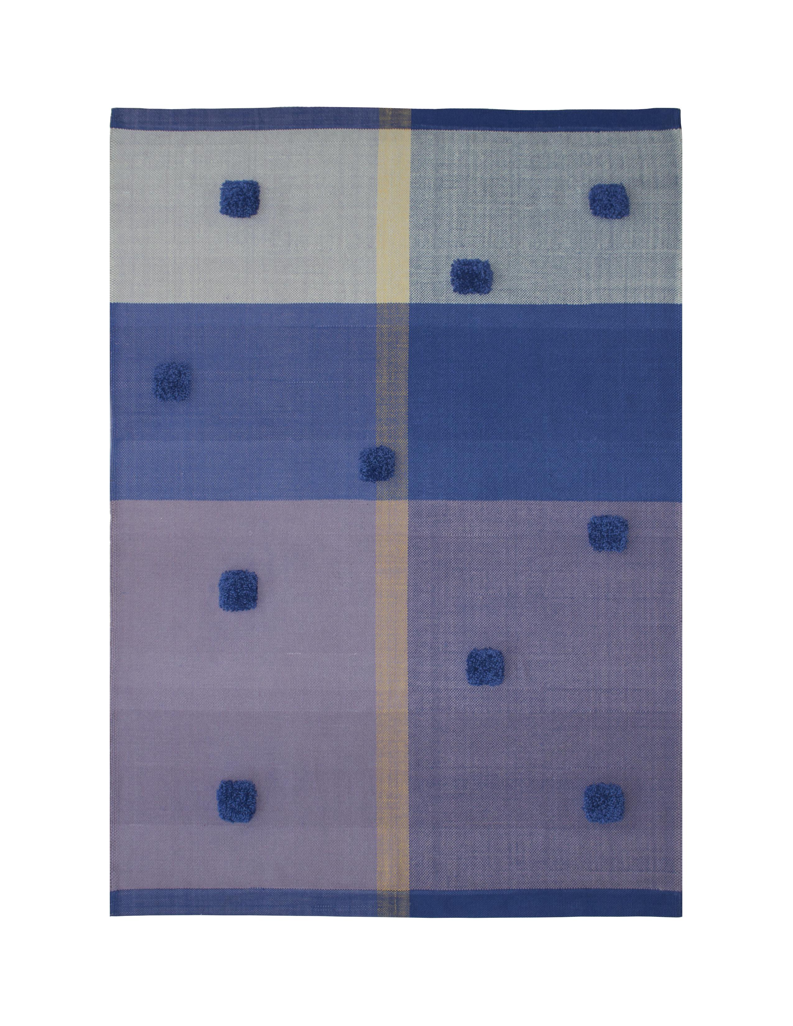 Alegoría A01 by Bi Yuu
Dimensions: D 200 x 300 H cm
Material: Merino wool/ cotton
Also available in different dimensions.

She founded Bi Yuu with the vision that the work would be conceived via
collaborative processes with specific artisan