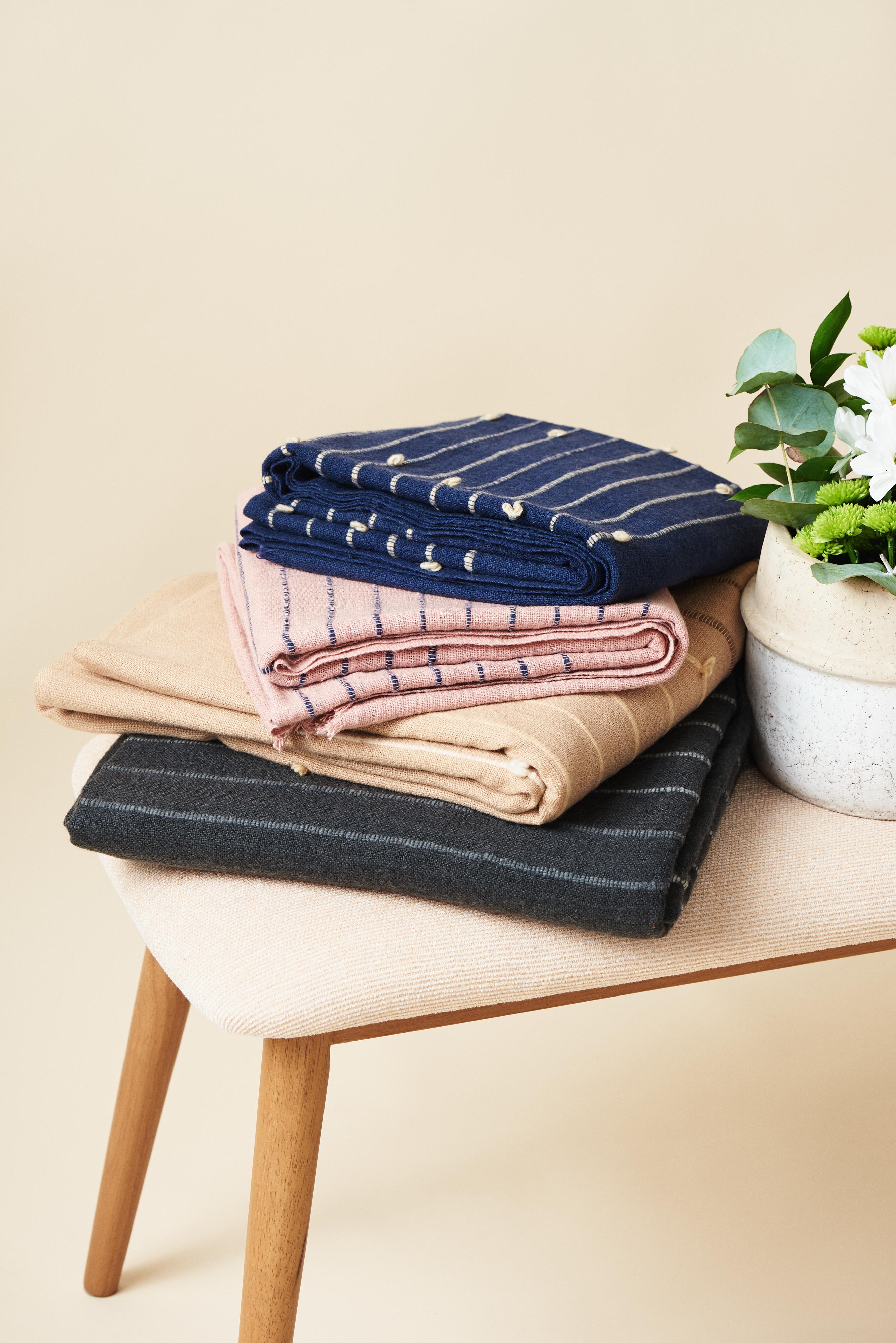  Alei Handloom Throw / Blanket In Charcoal Black , Stripes Pattern  For Sale 10