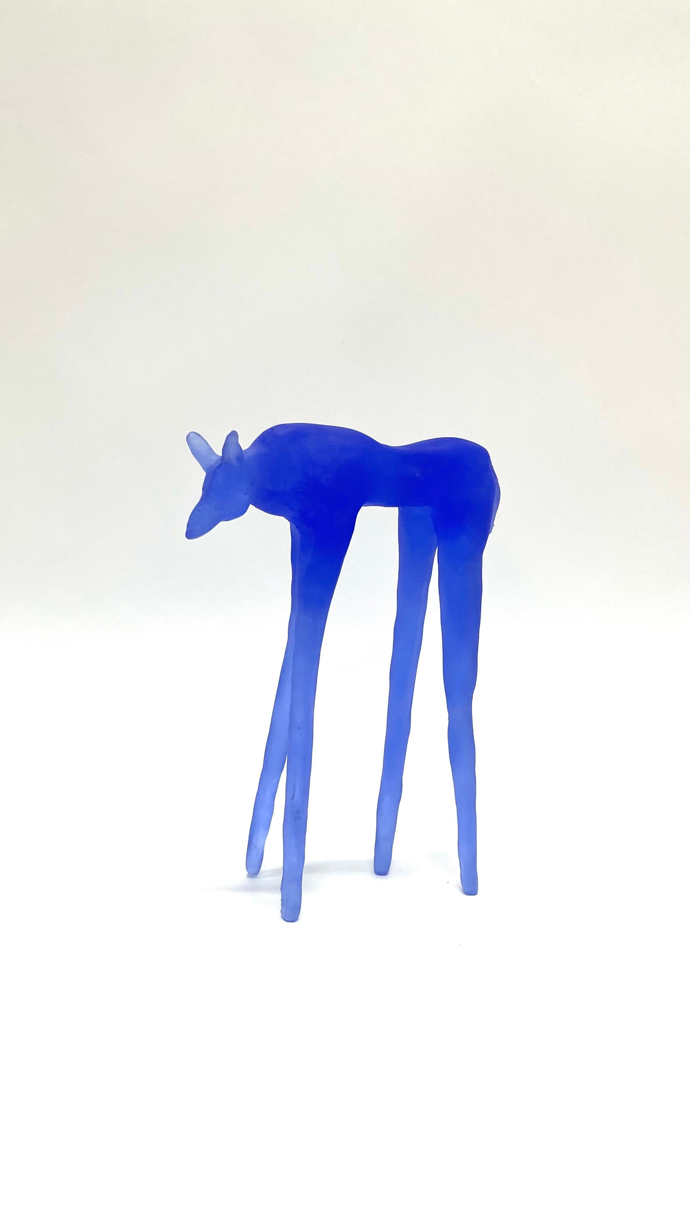 Alejandra España  Figurative Sculpture - "Ciervo" -  figurative animal sculpture, translucid resin, blue deer