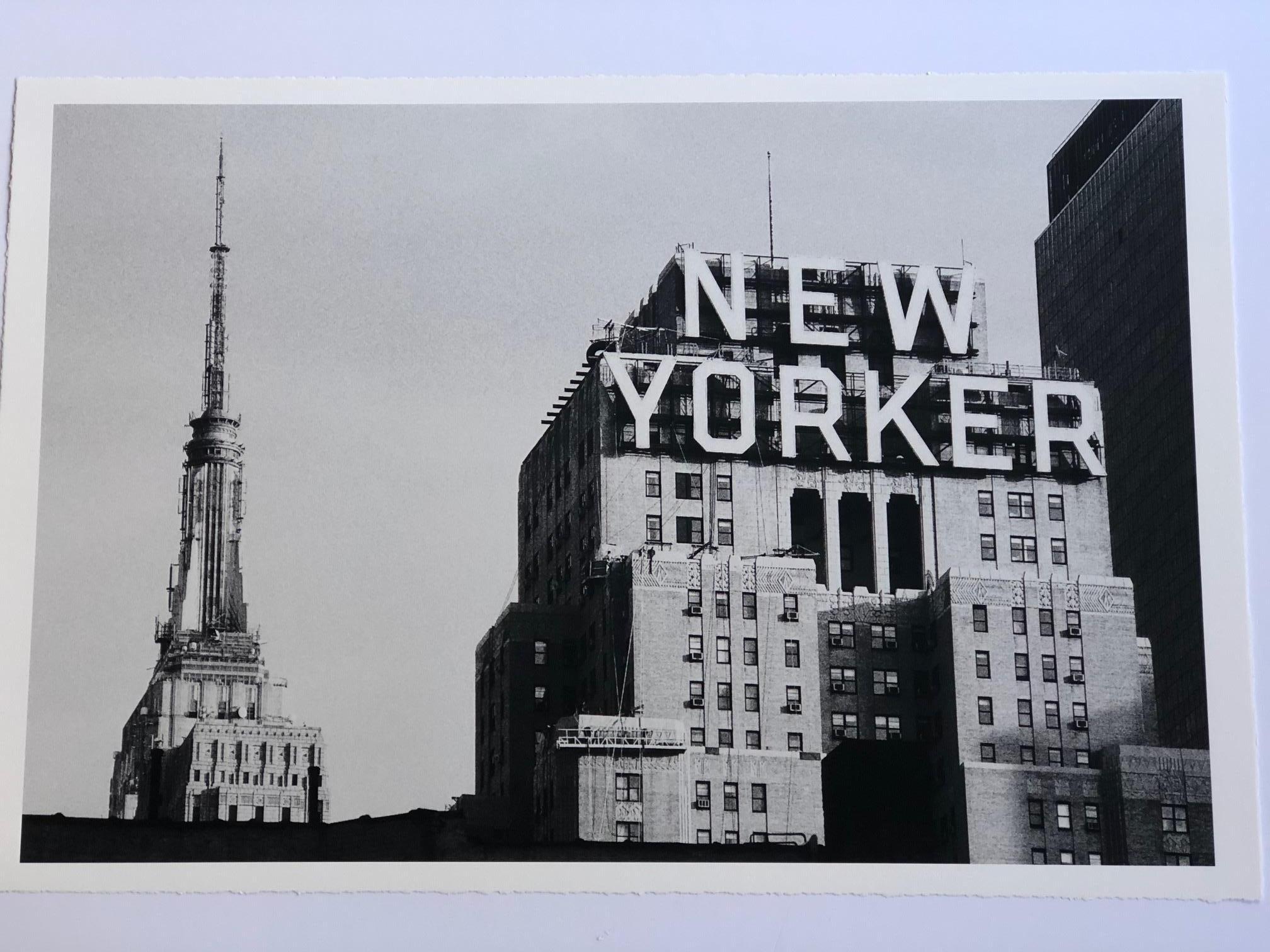 Impression New Yorker 50,8 x 76,2 cm avec bords dentelés, sans cadre - Gris Black and White Photograph par Alejandro Cerutti