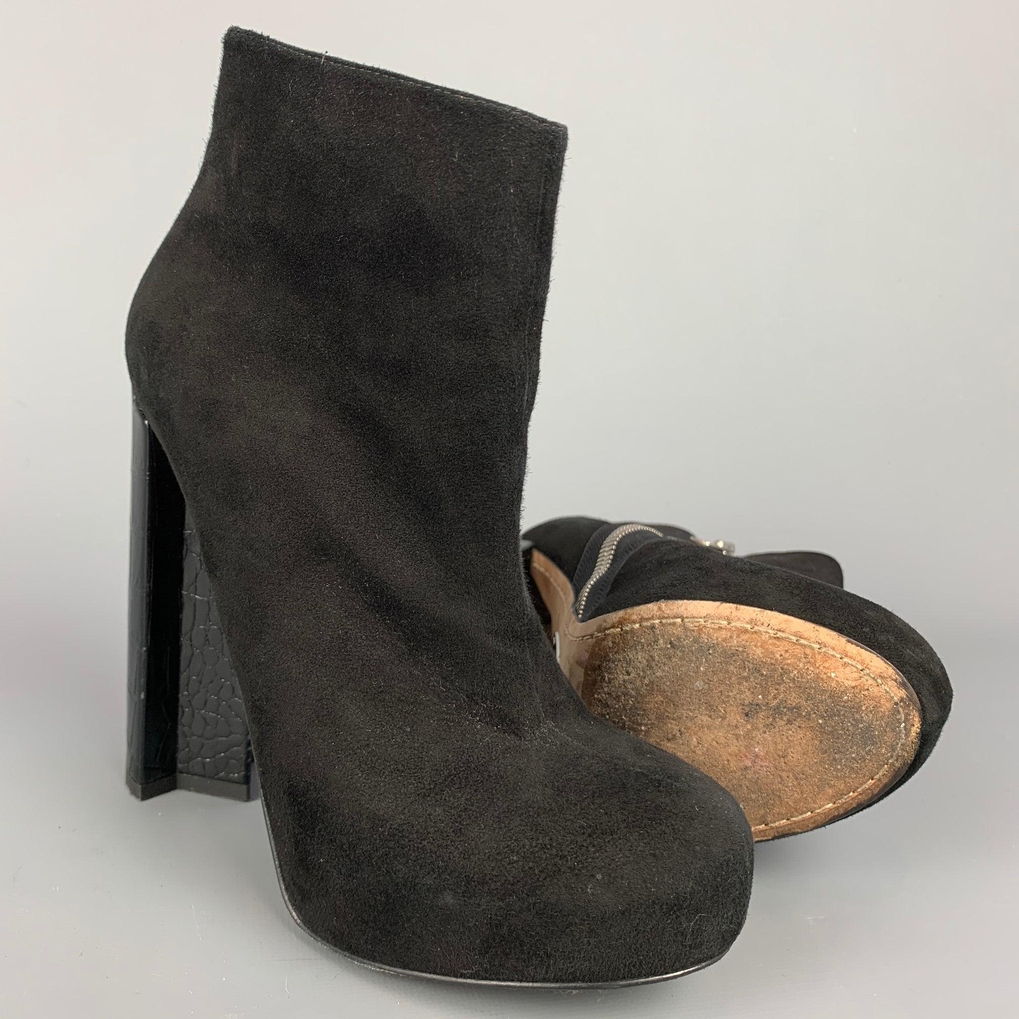 ALEJANDRO INGELMO Size 5.5 Black Suede Platform Ankle Boots In Good Condition For Sale In San Francisco, CA