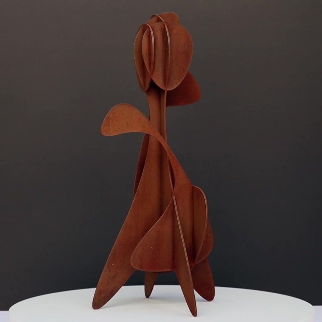 Alfil #1 von Alejandro Vega Beuvrin - Abstrakte Skulptur, verwitterter Stahl, Laser im Angebot 5