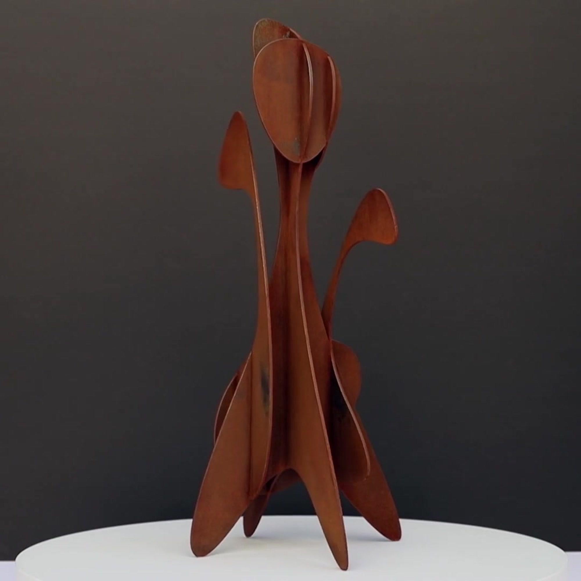 Alfil #1 von Alejandro Vega Beuvrin - Abstrakte Skulptur, verwitterter Stahl, Laser im Angebot 6