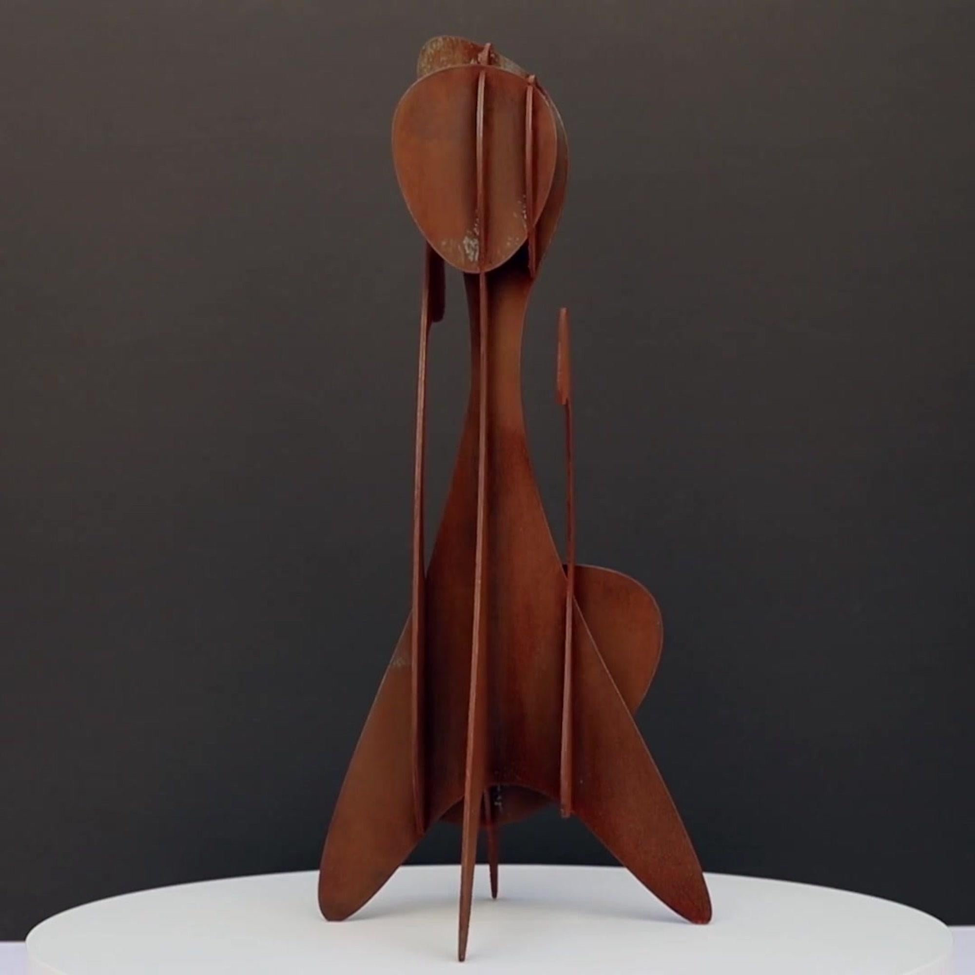 Alfil #1 von Alejandro Vega Beuvrin - Abstrakte Skulptur, verwitterter Stahl, Laser im Angebot 7
