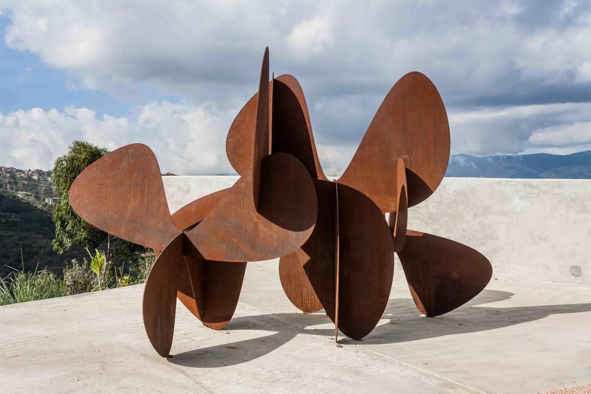 Barricada #2 AC L235 by Alejandro Vega Beuvrin - Large abstract sculpture For Sale 9