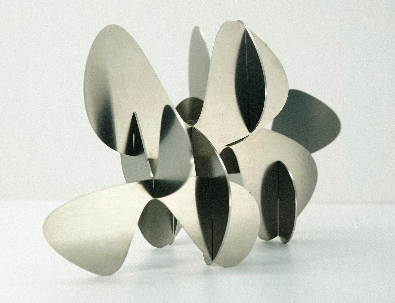 Barricada #2 ai S by Alejandro Vega Beuvrin -Stainless steel sculpture, abstract For Sale 1