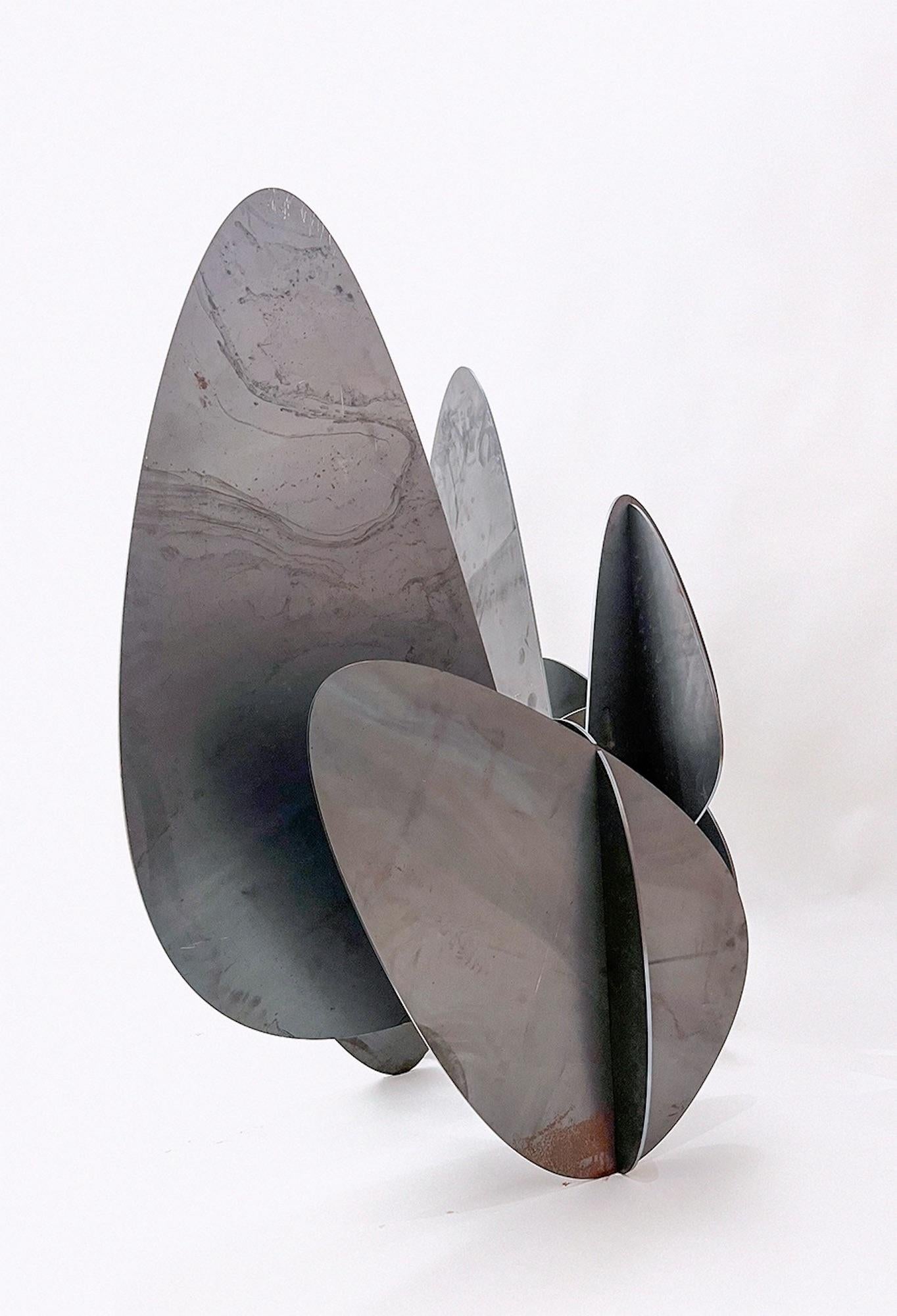 Barricada #23 ac M115 de A. Vega Beuvrin - Escultura abstracta, acero, orgánica - Sculpture de Alejandro Vega Beuvrin