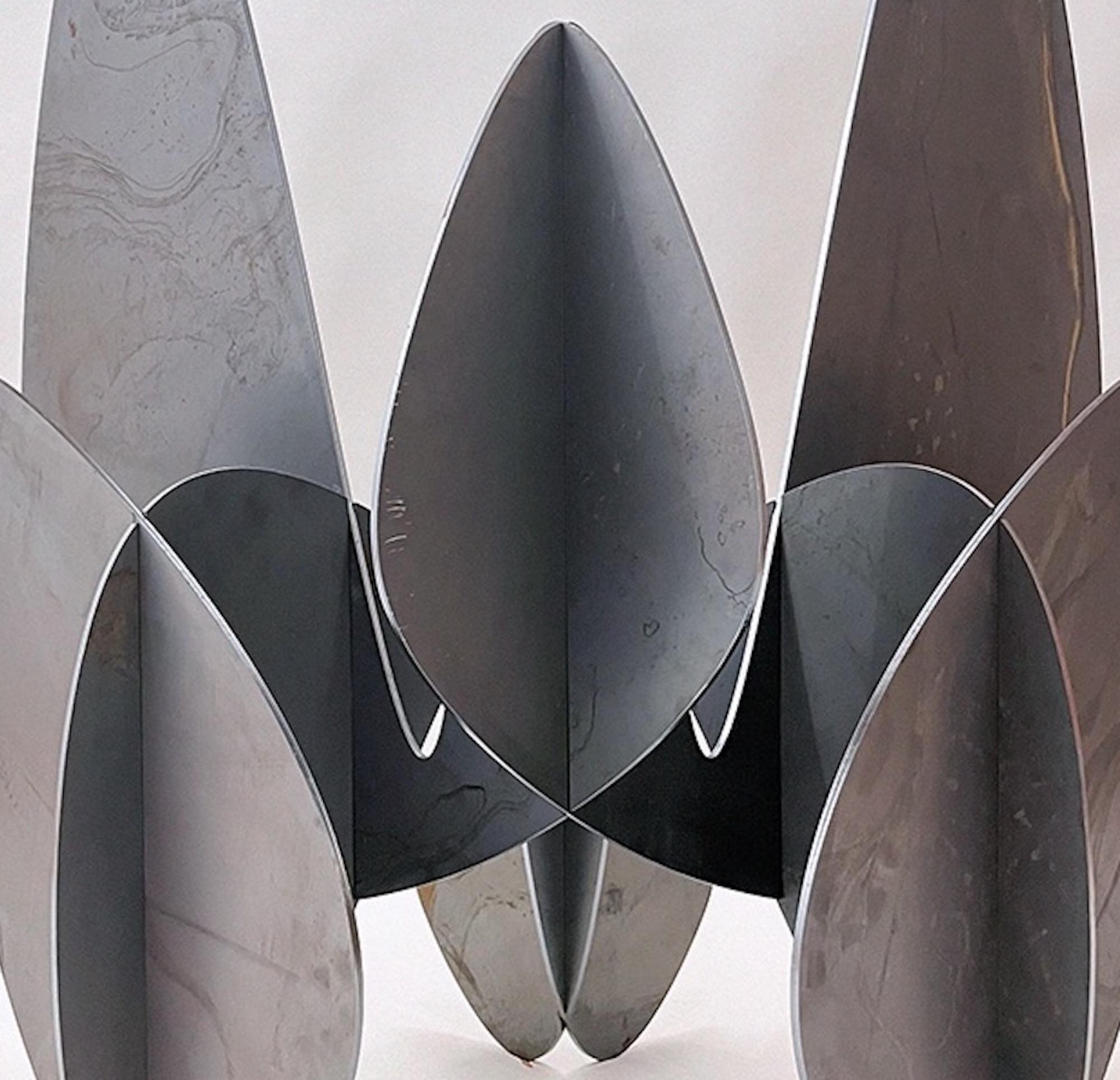 Barricada #23 ac M115 es una escultura de acero envejecido del artista contemporáneo Alejandro Vega Beuvrin, de dimensiones 115 × 107 × 63,1 cm. 
La escultura está firmada y numerada, forma parte de una edición limitada de 5 ediciones + 3 pruebas de