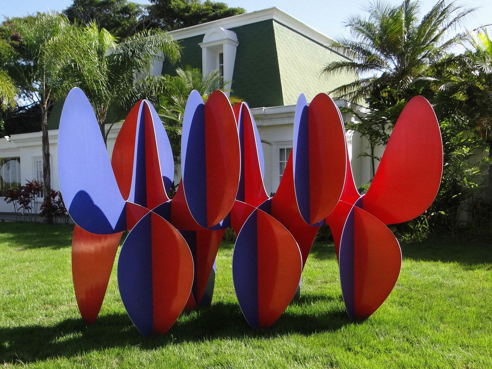 Barricada #4 L by Alejandro Vega Beuvrin - Large abstract sculpture, minimalist For Sale 3