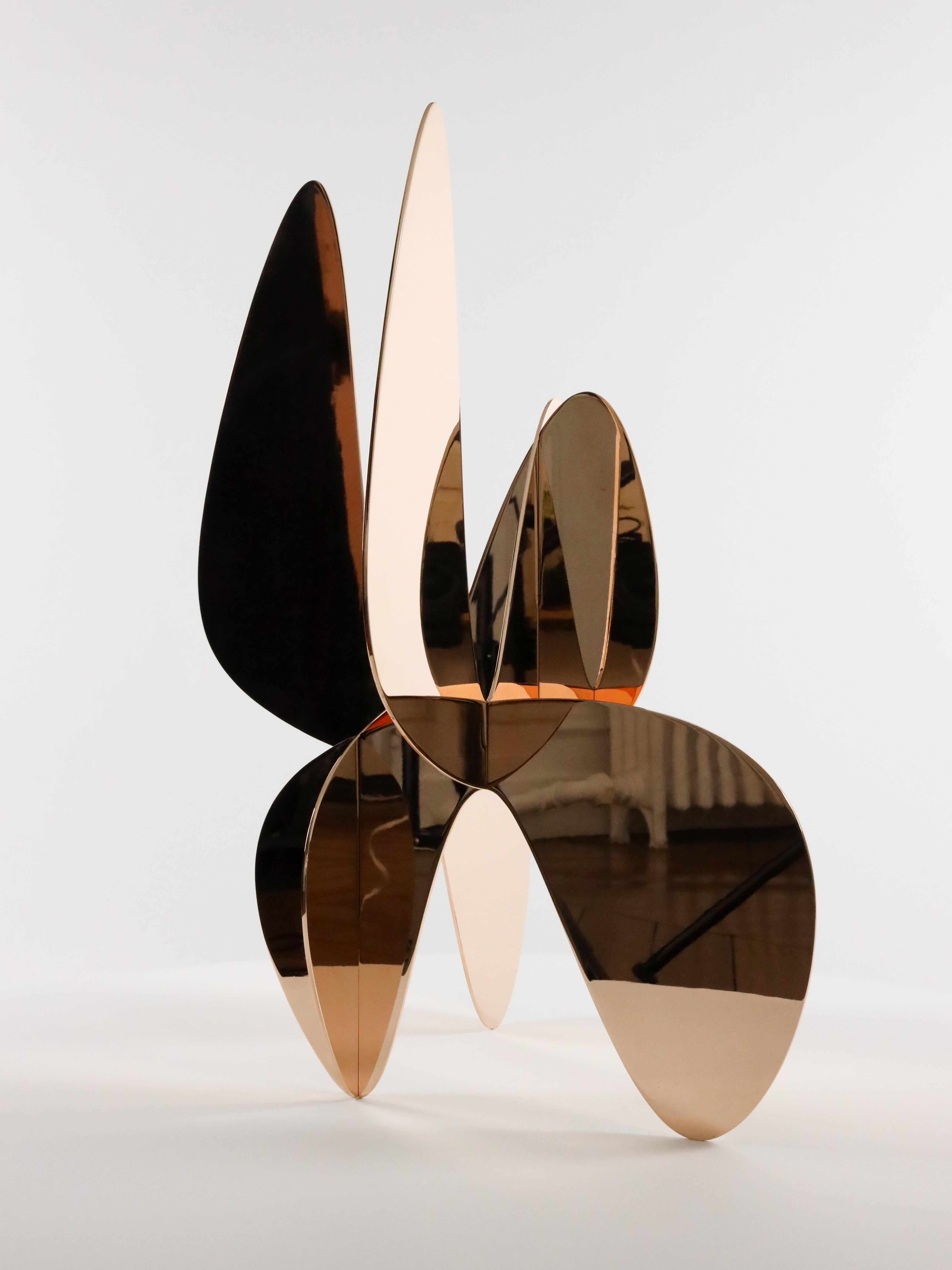 Barricada #9 bp M by A. Vega Beuvrin - Abstract sculpture, golden, organic forms For Sale 2