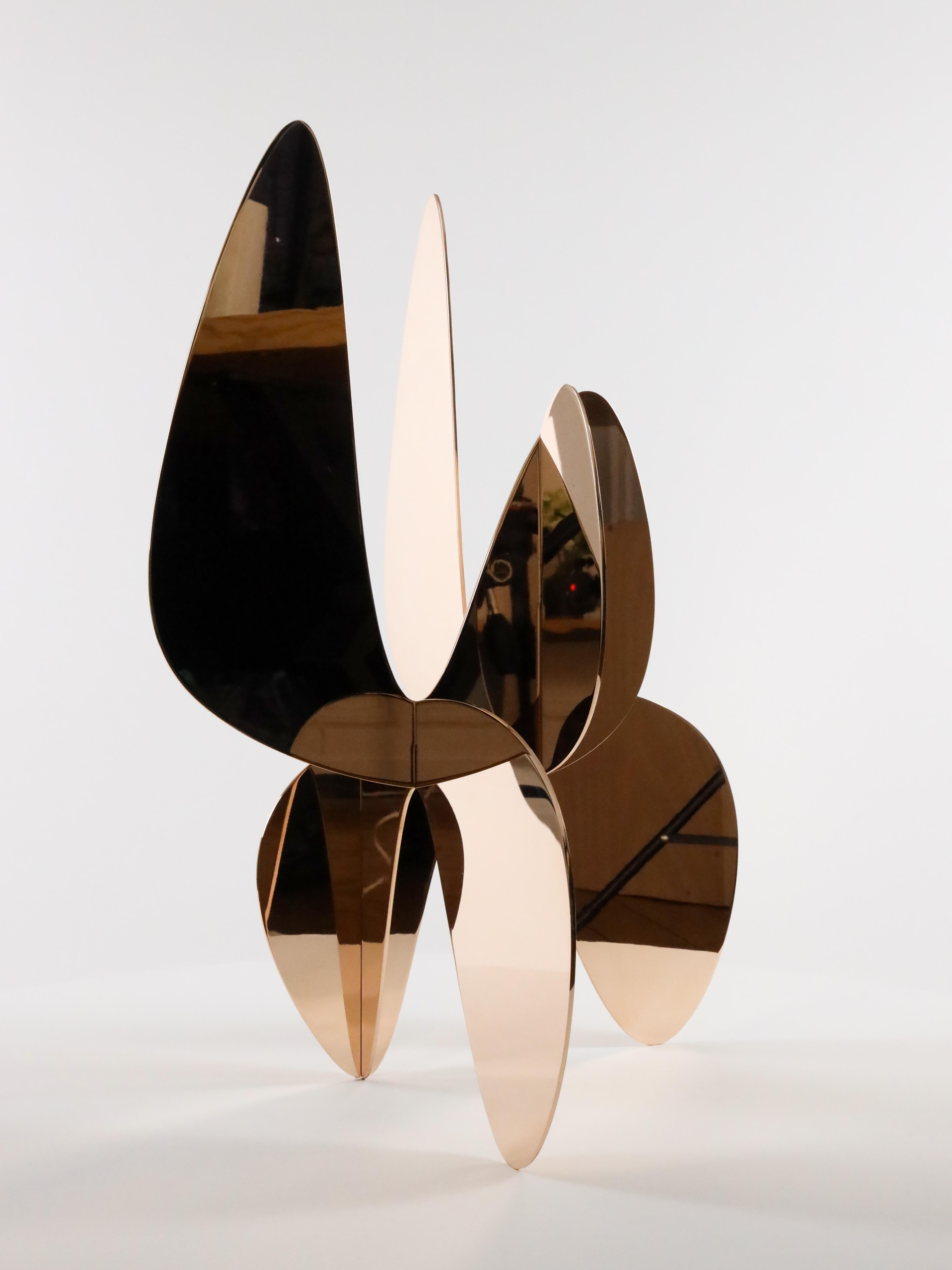 Barricada #9 bp M by A. Vega Beuvrin - Abstract sculpture, golden, organic forms For Sale 3