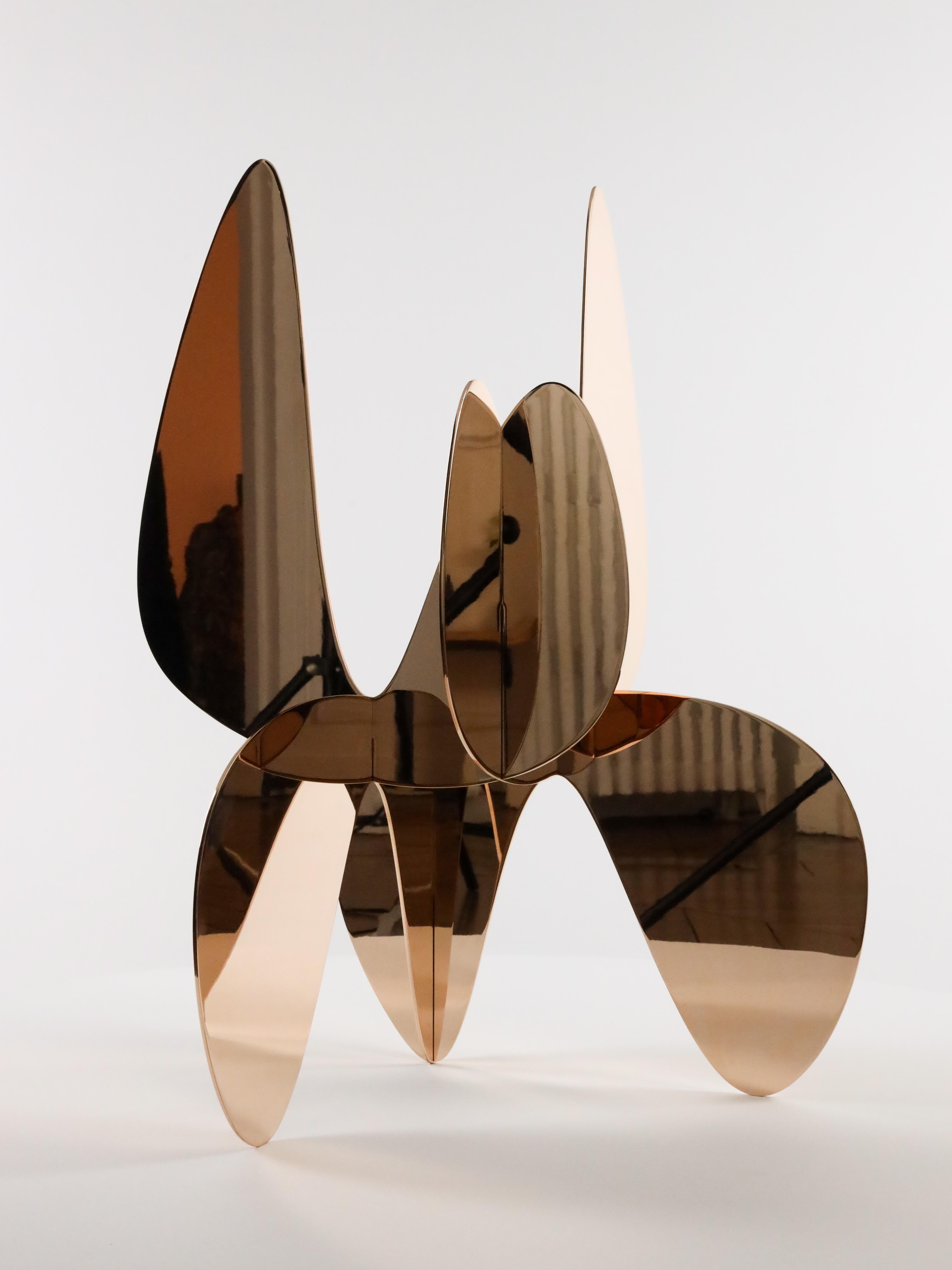 Barricada #9 bp M by A. Vega Beuvrin - Abstract sculpture, golden, organic forms For Sale 4
