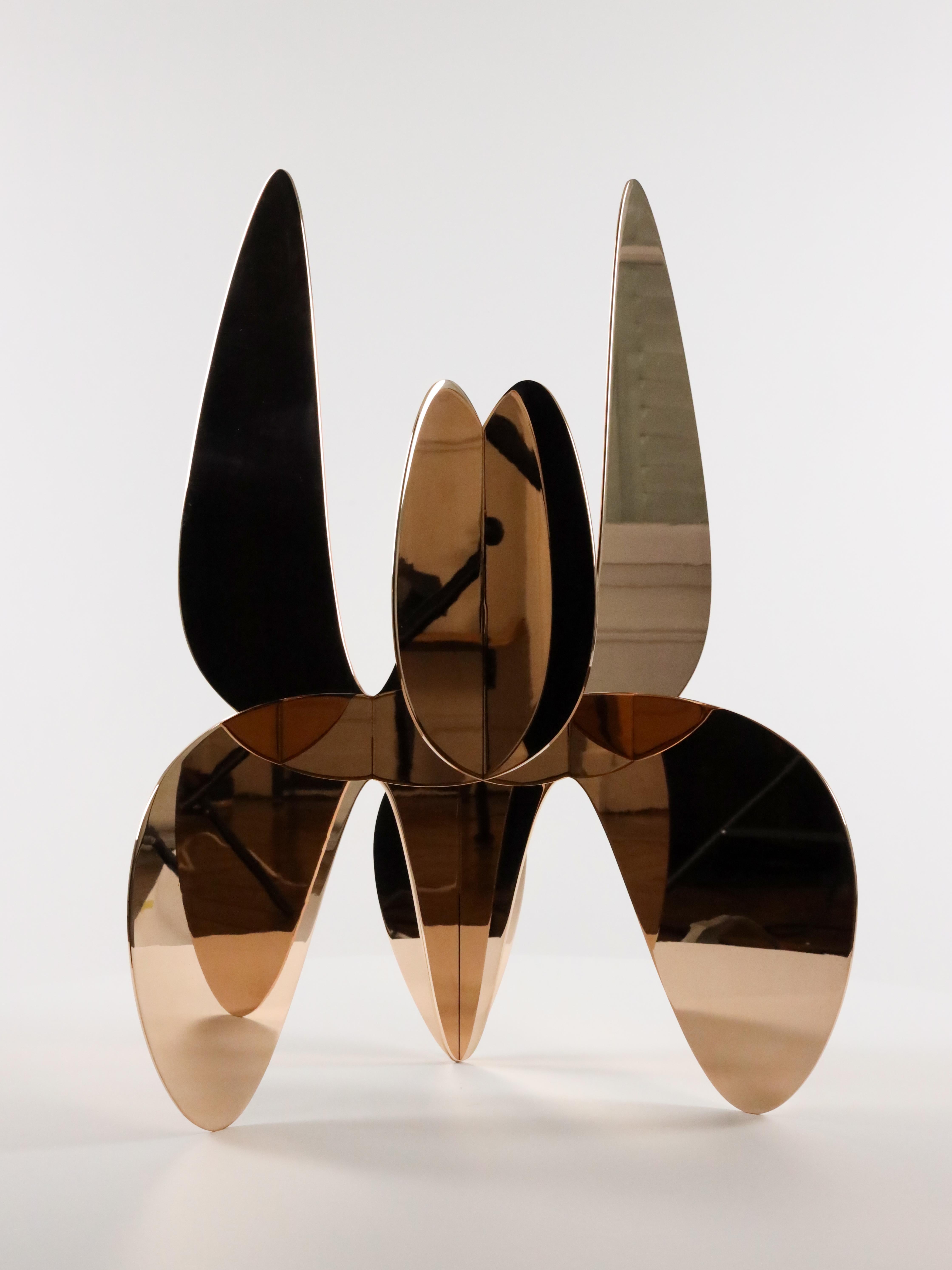 Barricada #9 bp M by A. Vega Beuvrin - Abstract sculpture, golden, organic forms For Sale 5