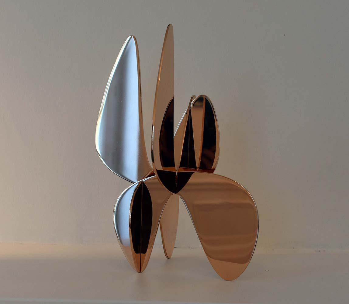 Barricada #9bpS30 by A. Vega Beuvrin - Contemporary Geometric abstract sculpture - Gold Abstract Sculpture by Alejandro Vega Beuvrin