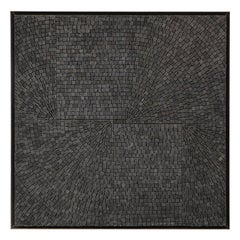 Aleksandra Kasuba, "Uno dividido por uno", Mosaico de mármol negro, Firmado