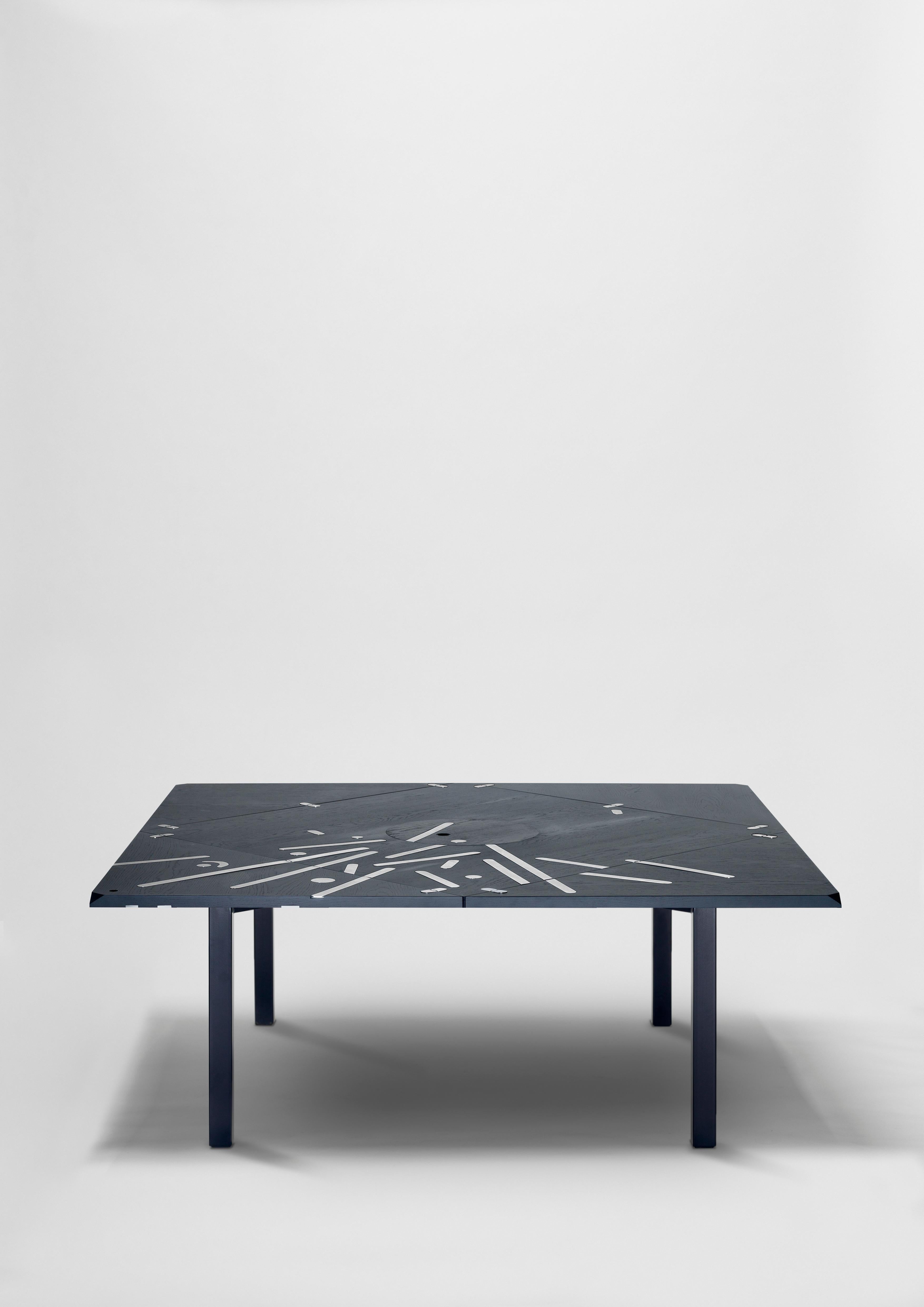 Some years ago, LLuis Clotet invented an ingenious system to enlargen the surface of a table. It was gradually perfected with tie, and with the patience of an artist that knows that all the details of his work are important. It is called Alella, the