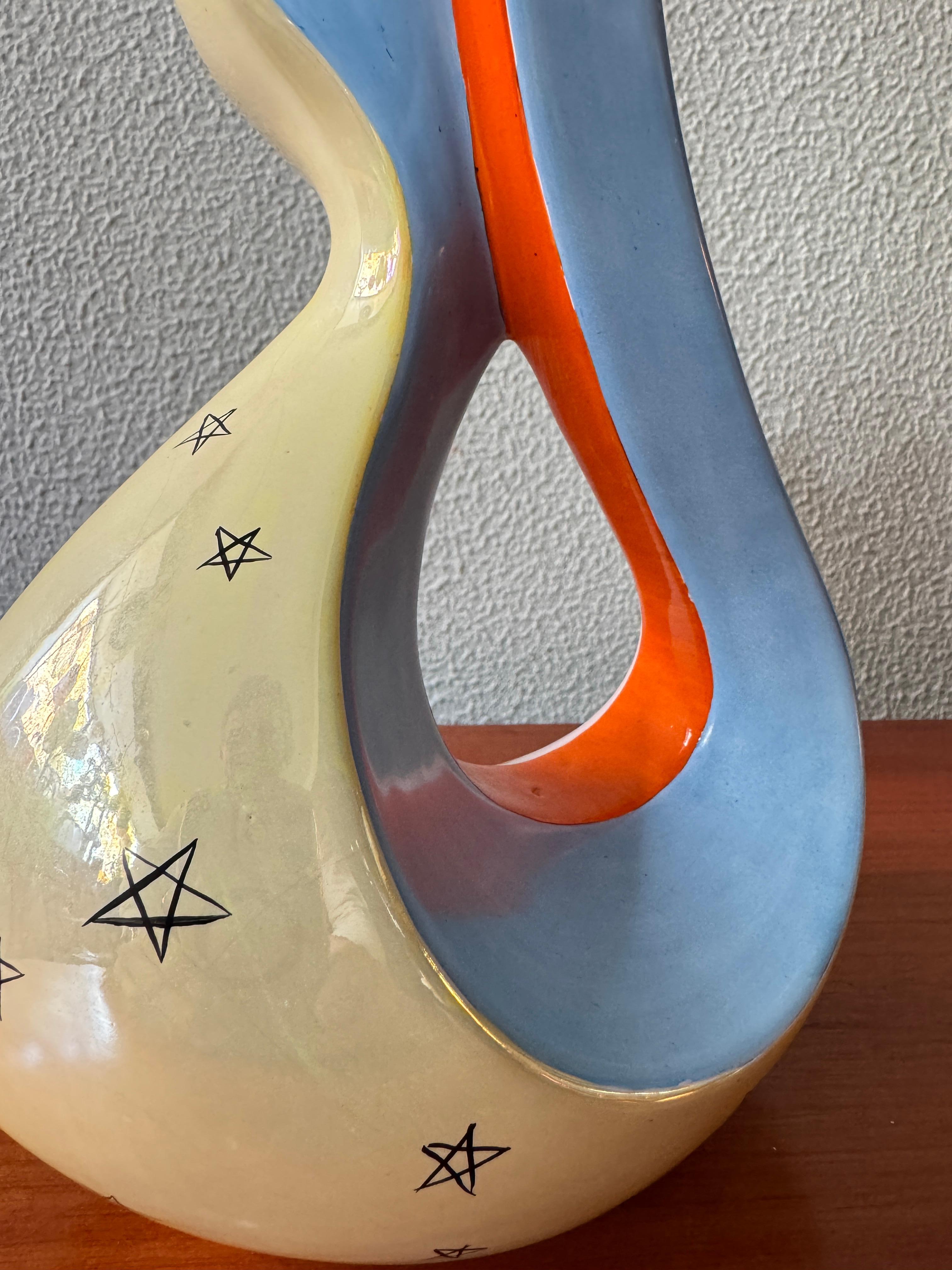 'Aleluia Portuguese Midcentury Biomorphic Ceramic Vase Blue Orange Stars Pattern in vendita 7