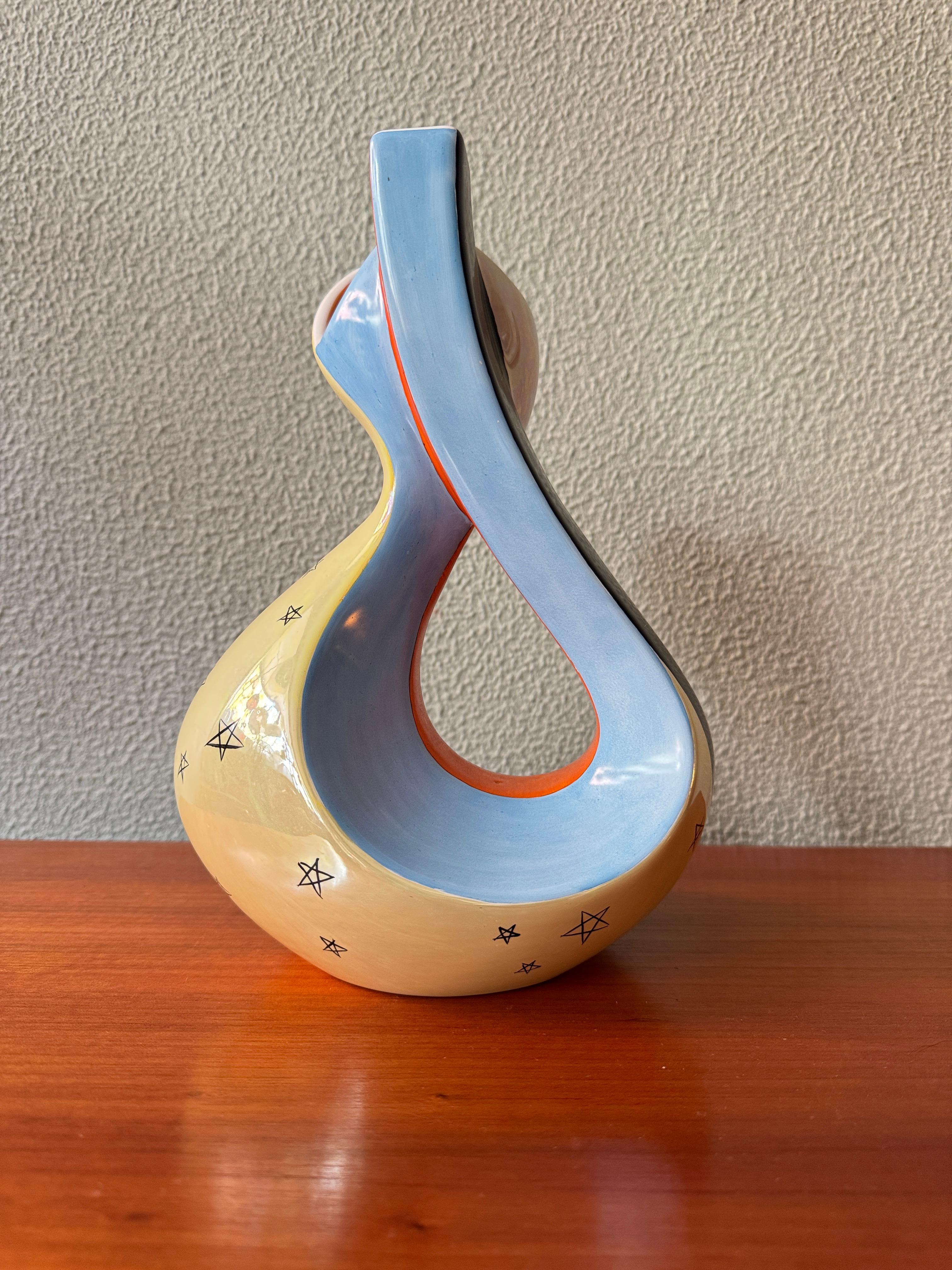 'Aleluia Portuguese Midcentury Biomorphic Ceramic Vase Blue Orange Stars Pattern in vendita 2