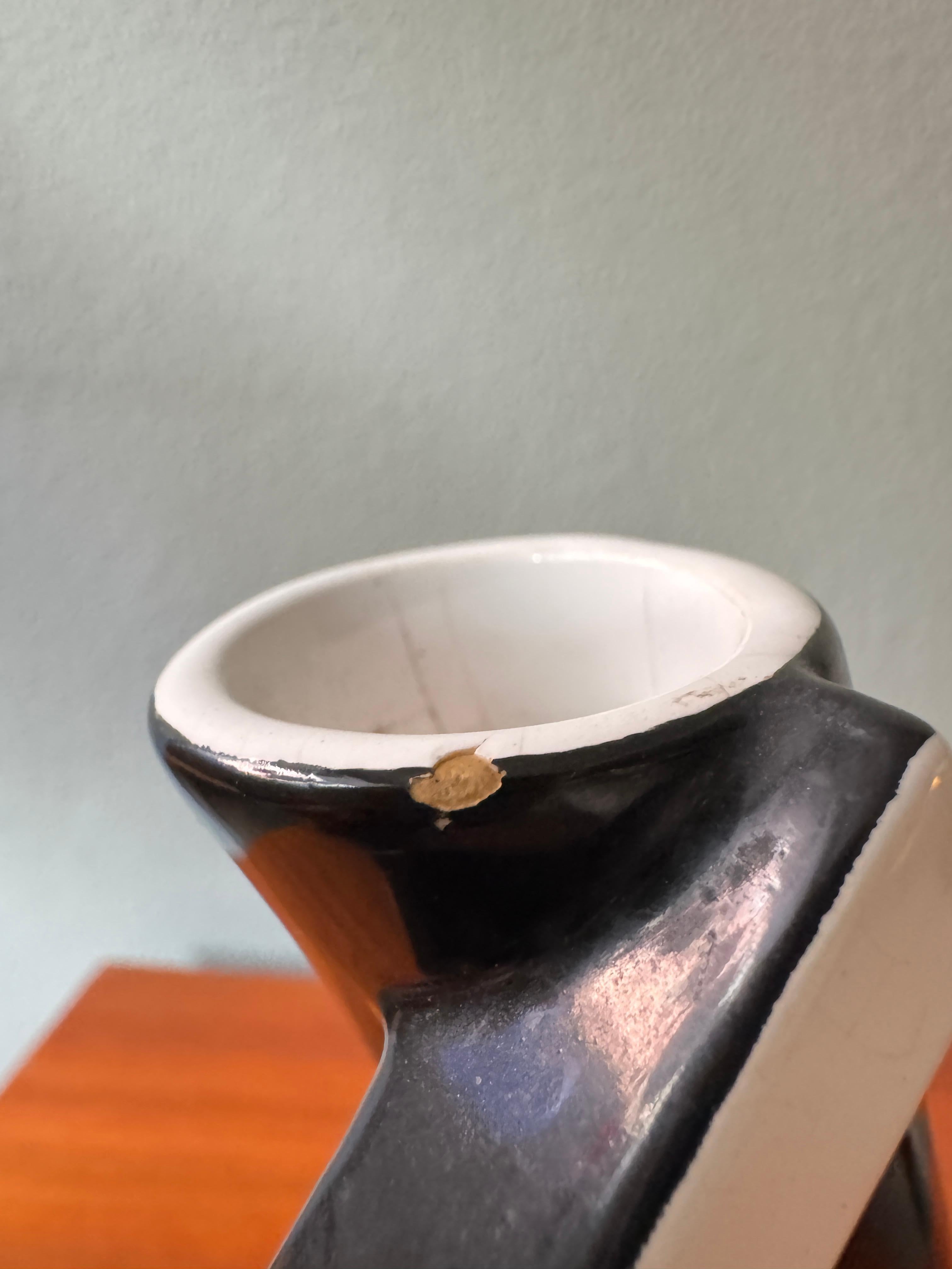 Aleluia Portugiesisch Midcentury Schwarz Keramik Biomorphic Vase Gelb-Blau Innenraum im Angebot 7