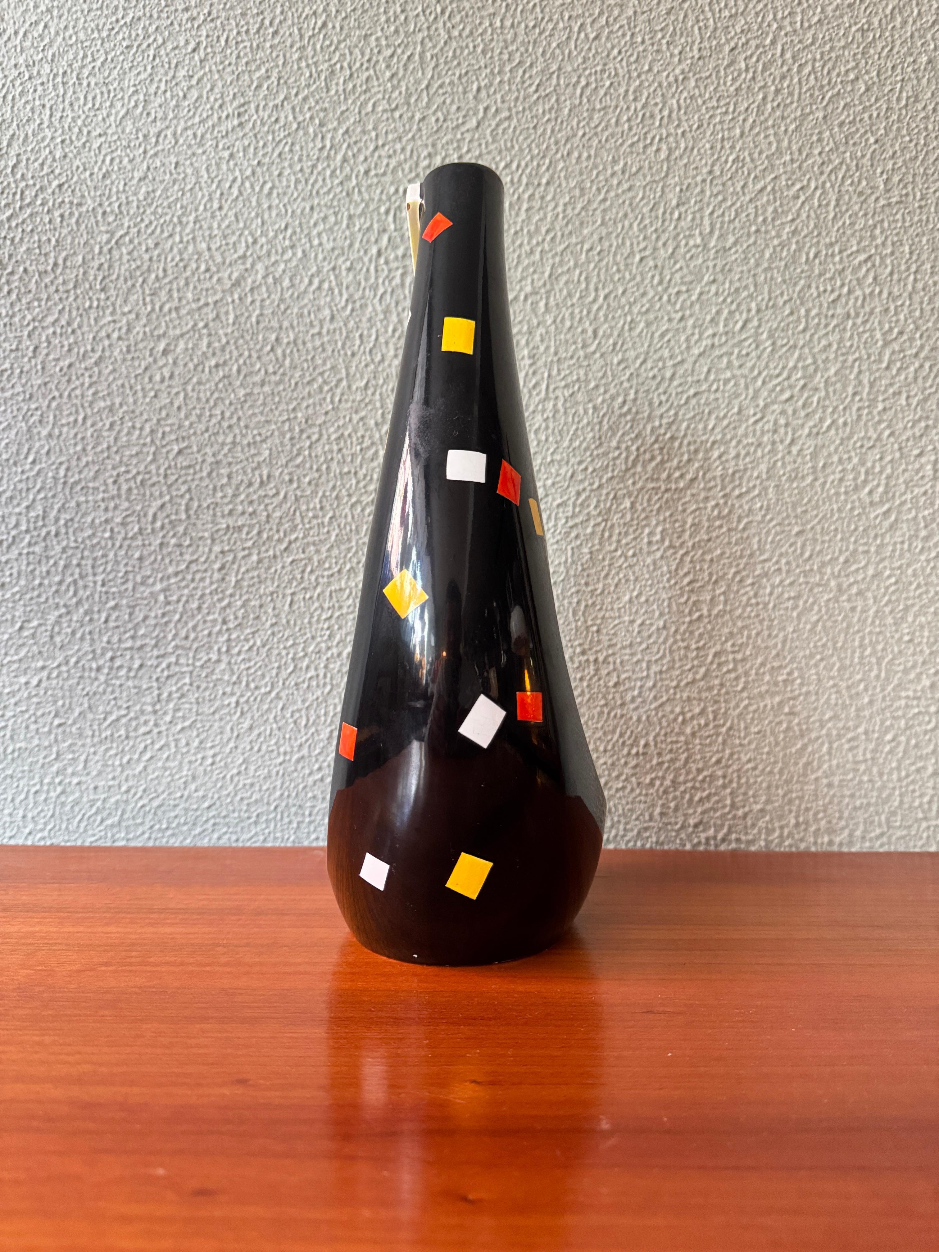 Aleluia Portugiesisch Midcentury Schwarz Keramik Biomorphic Vase Gelb-Blau Innenraum (Moderne der Mitte des Jahrhunderts) im Angebot