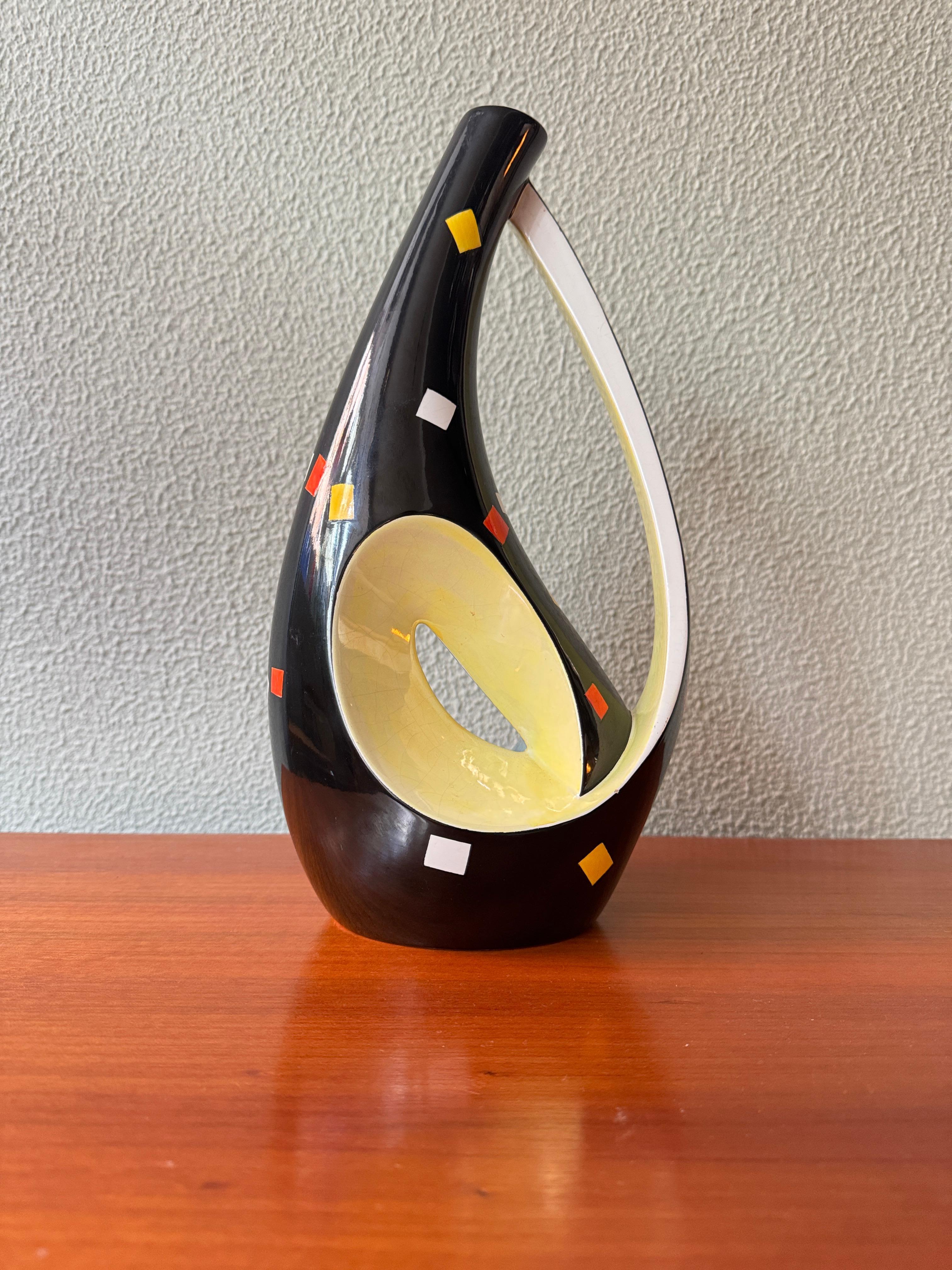 Aleluia Portugiesisch Midcentury Schwarz Keramik Biomorphic Vase Gelb-Blau Innenraum (Mitte des 20. Jahrhunderts) im Angebot