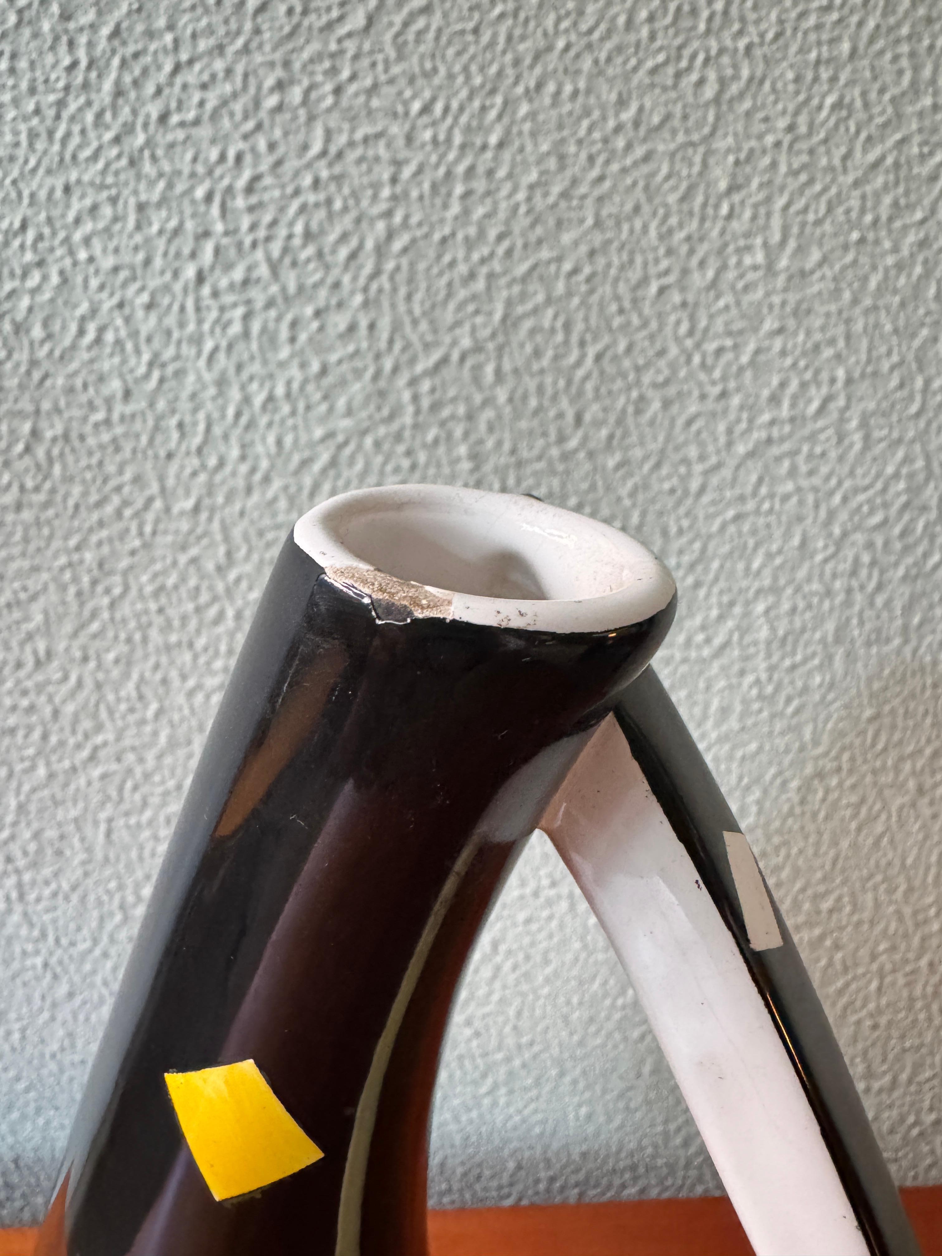 Aleluia Portugiesisch Midcentury Schwarz Keramik Biomorphic Vase Gelb-Grau Innenraum im Angebot 5