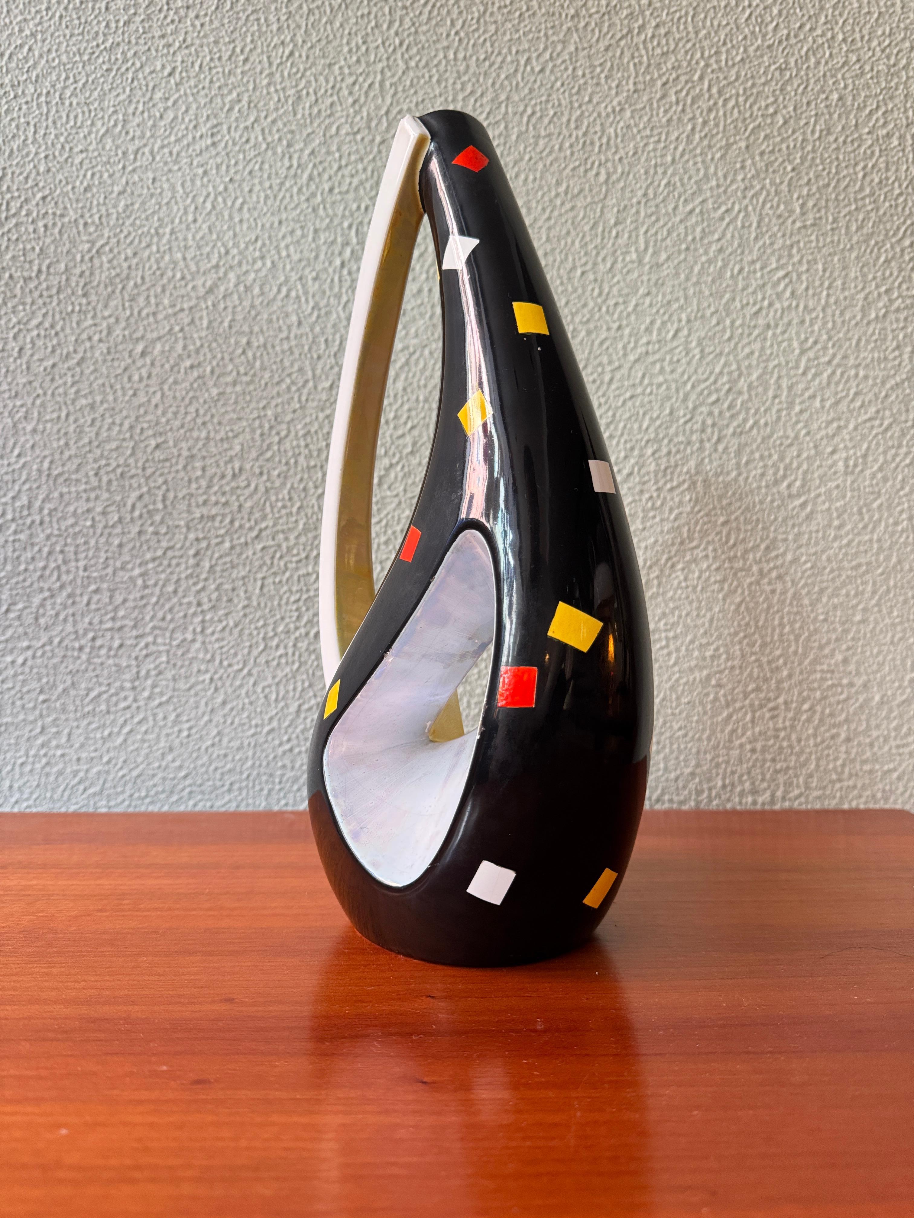 Aleluia Portugiesisch Midcentury Schwarz Keramik Biomorphic Vase Gelb-Grau Innenraum im Angebot 1