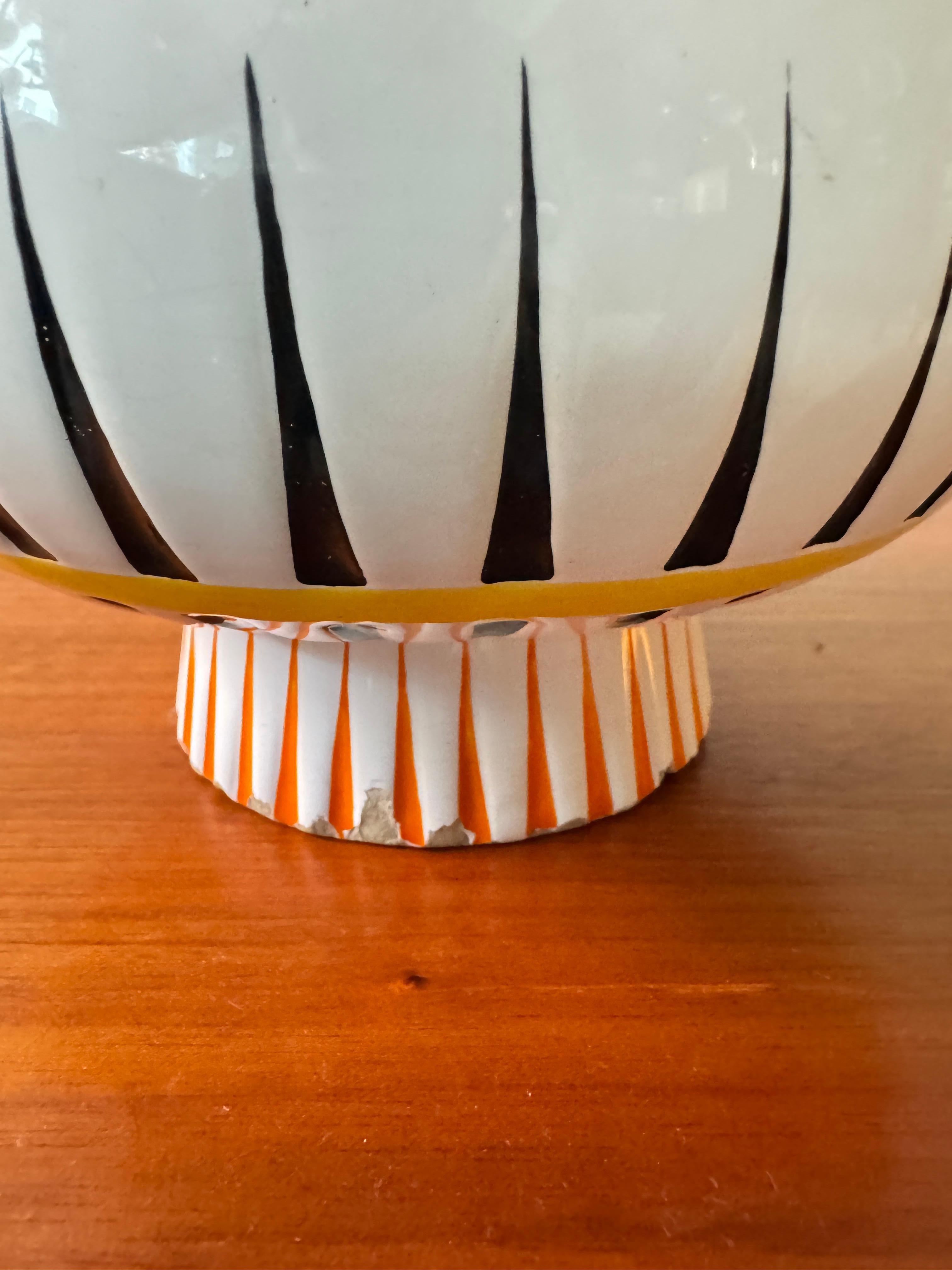 Aleluia Portuguese Midcentury Geometric Ceramic Vase Orange Black Linear Pattern In condizioni buone in vendita a Lisboa, PT