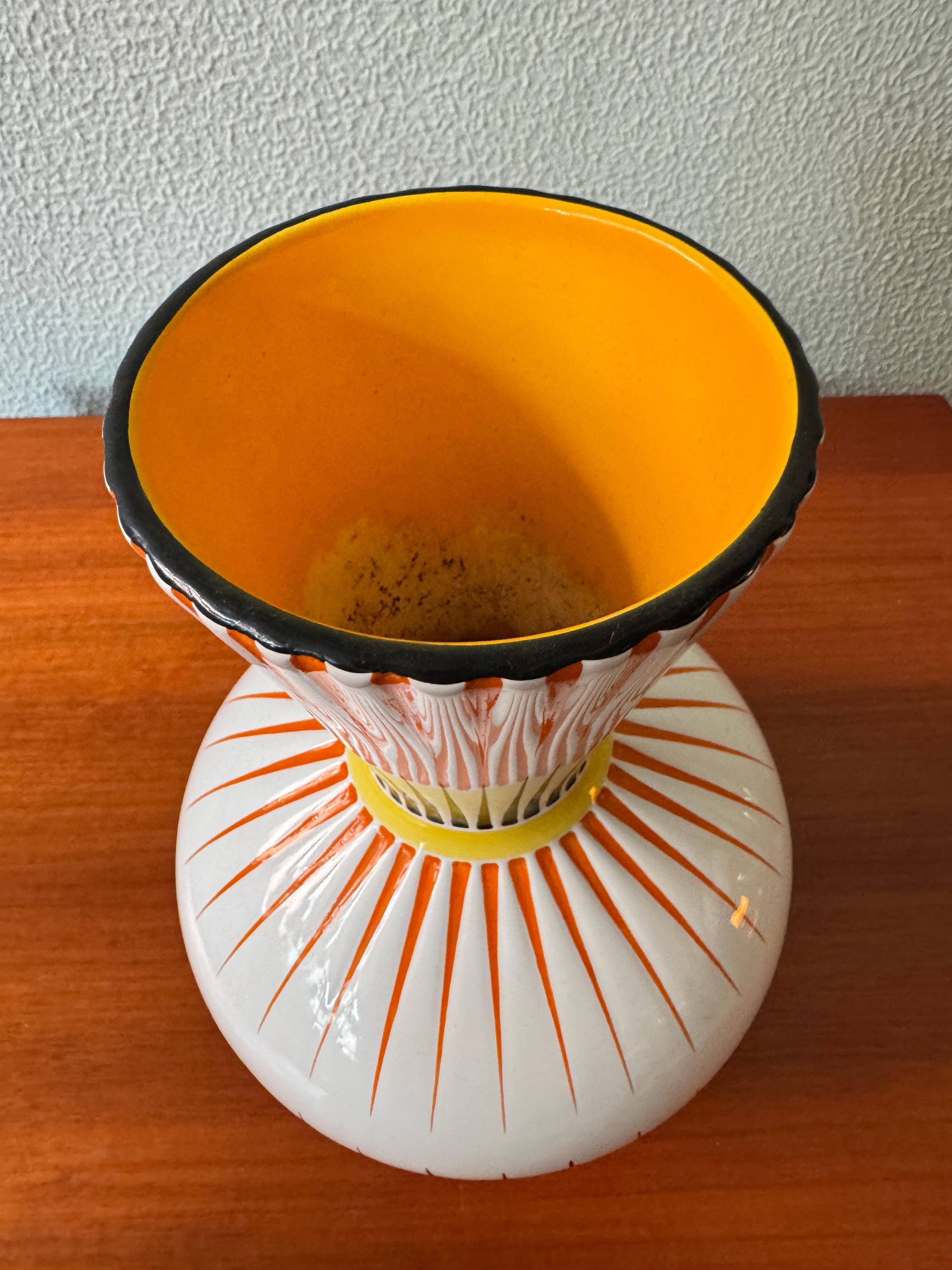Aleluia Portuguese Midcentury Geometric Ceramic Vase Orange Black Linear Pattern in vendita 1