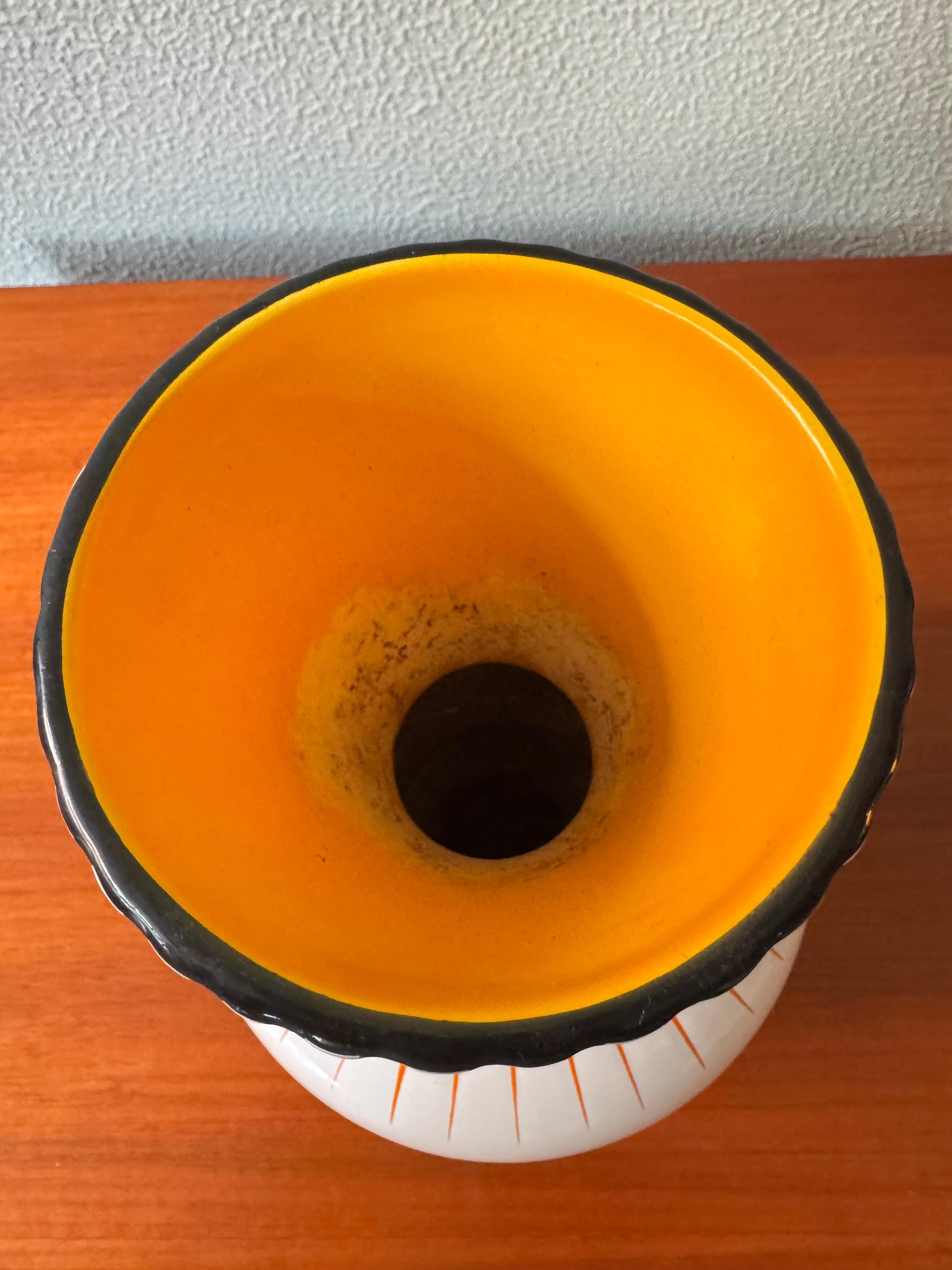 Aleluia Portuguese Midcentury Geometric Ceramic Vase Orange Black Linear Pattern in vendita 2