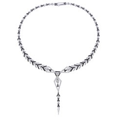 Alessa Arrow Necklace 18 Karat White Gold Amara Collection