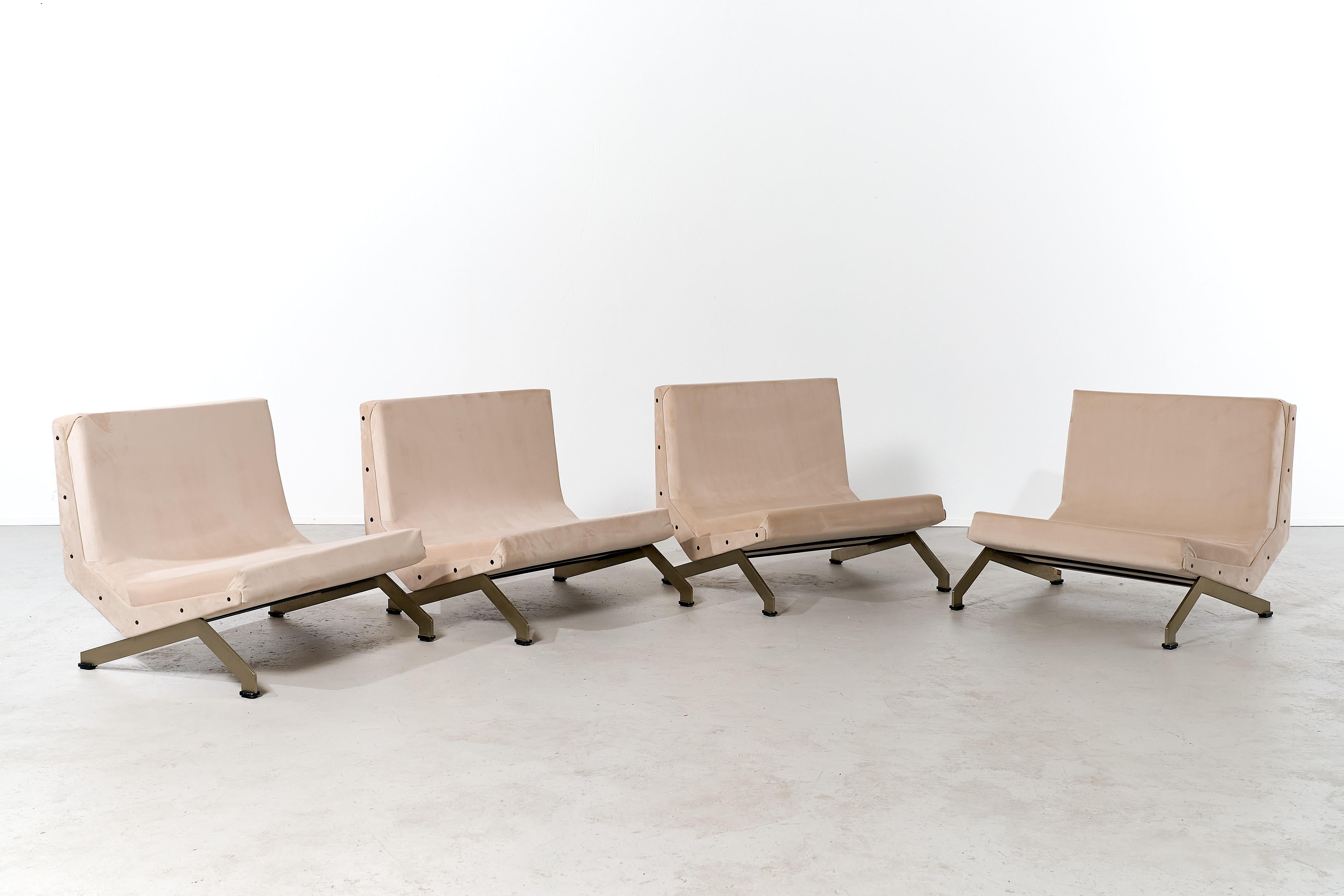 These lounge chairs designed by Gianni Moscatelli for Formanova in 1969 truly embody a timeless aesthetic that transcends decades. Both the design and materials used were remarkably ahead of their time, foreshadowing design trends that would emerge