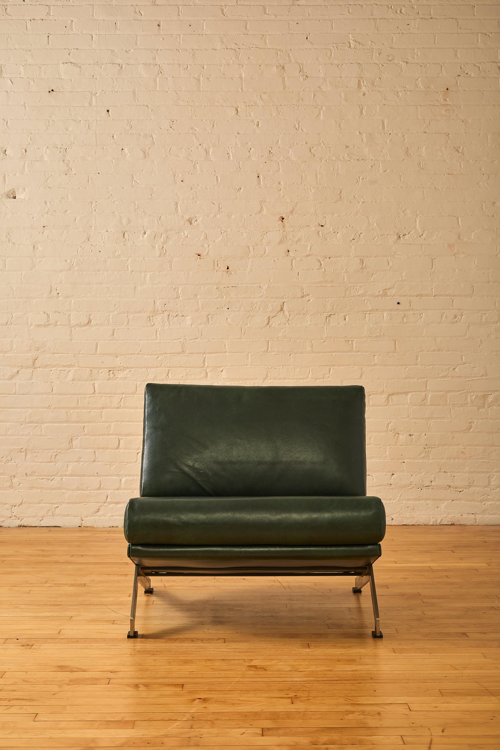 Alessandra Lounge Chair by Giulio Moscatelli for Formanova. Newly upholstered in green Italian leather. 

