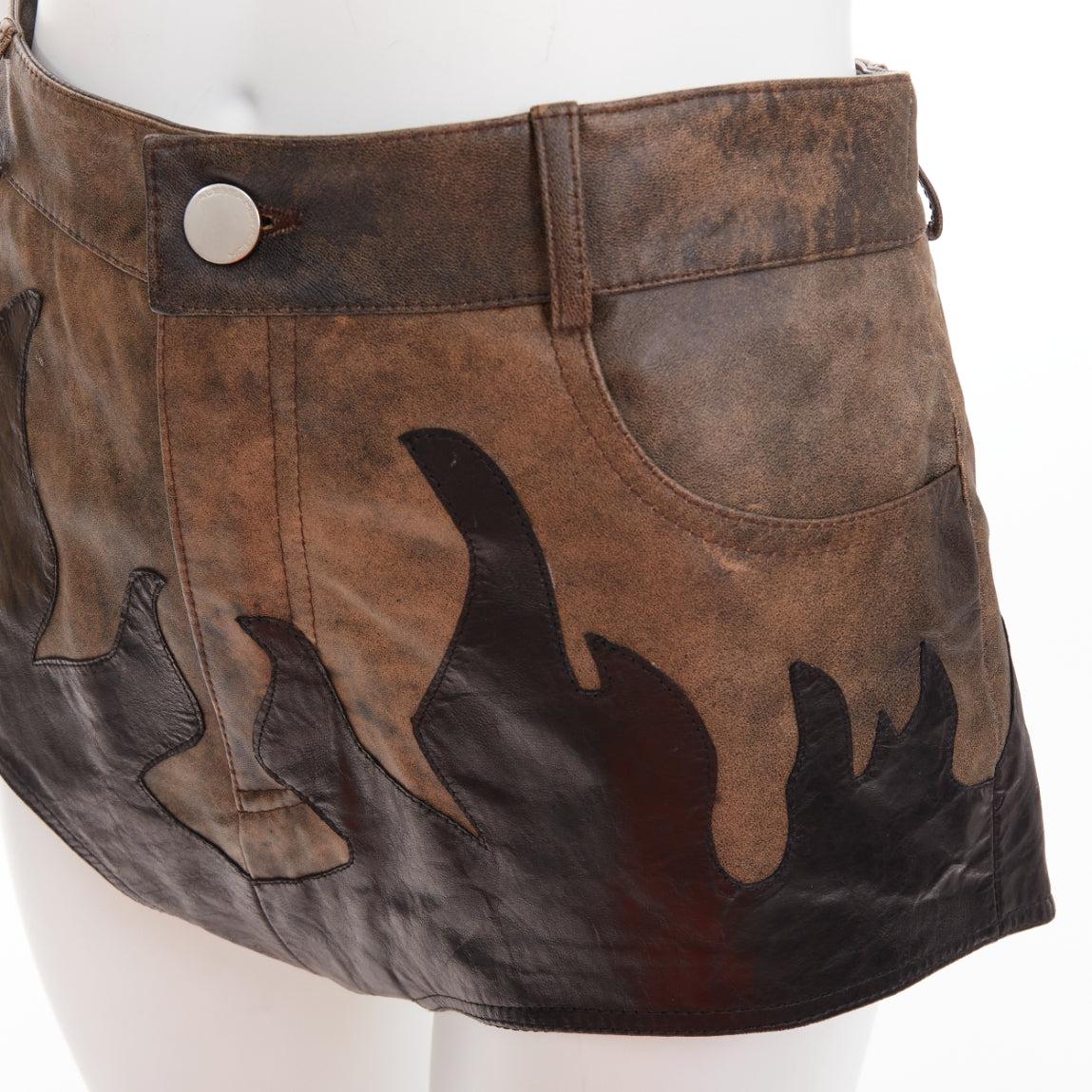 ALESSANDRA RICH short en cuir de mouton marron noir patchwork flamme IT40 S
Référence : AAWC/A01572
Marque : Alessandra Rich
MATERIAL : Cuir
Couleur : marron, noir
Fermeture : braguette à glissière
Doublure : Tissu noir
Détails supplémentaires : Ce