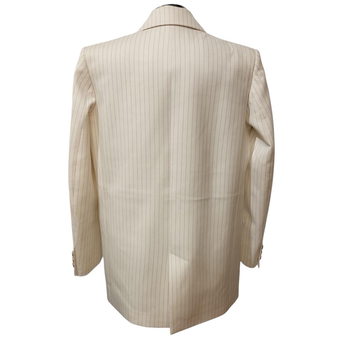 Äußerst elegante und schicke Jacke von Alessandra Rich 
99% Wolle und Polyester
Weiße Farbe
Nadelstreifen
Drei Taschen
Goldene Knöpfe
Schulter/Saum cm 68 (26,7 Zoll)
Schultern cm 42 (16,5 Zoll)
Französisch Größe 36, italienisch 40
Schneller