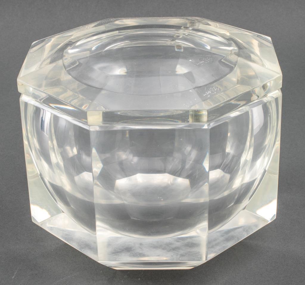 Attributed to Alessandro Albrizzi (Italian, 1934-1994) Modern lucite faceted octagonal ice bucket with swivel cover. 8.25