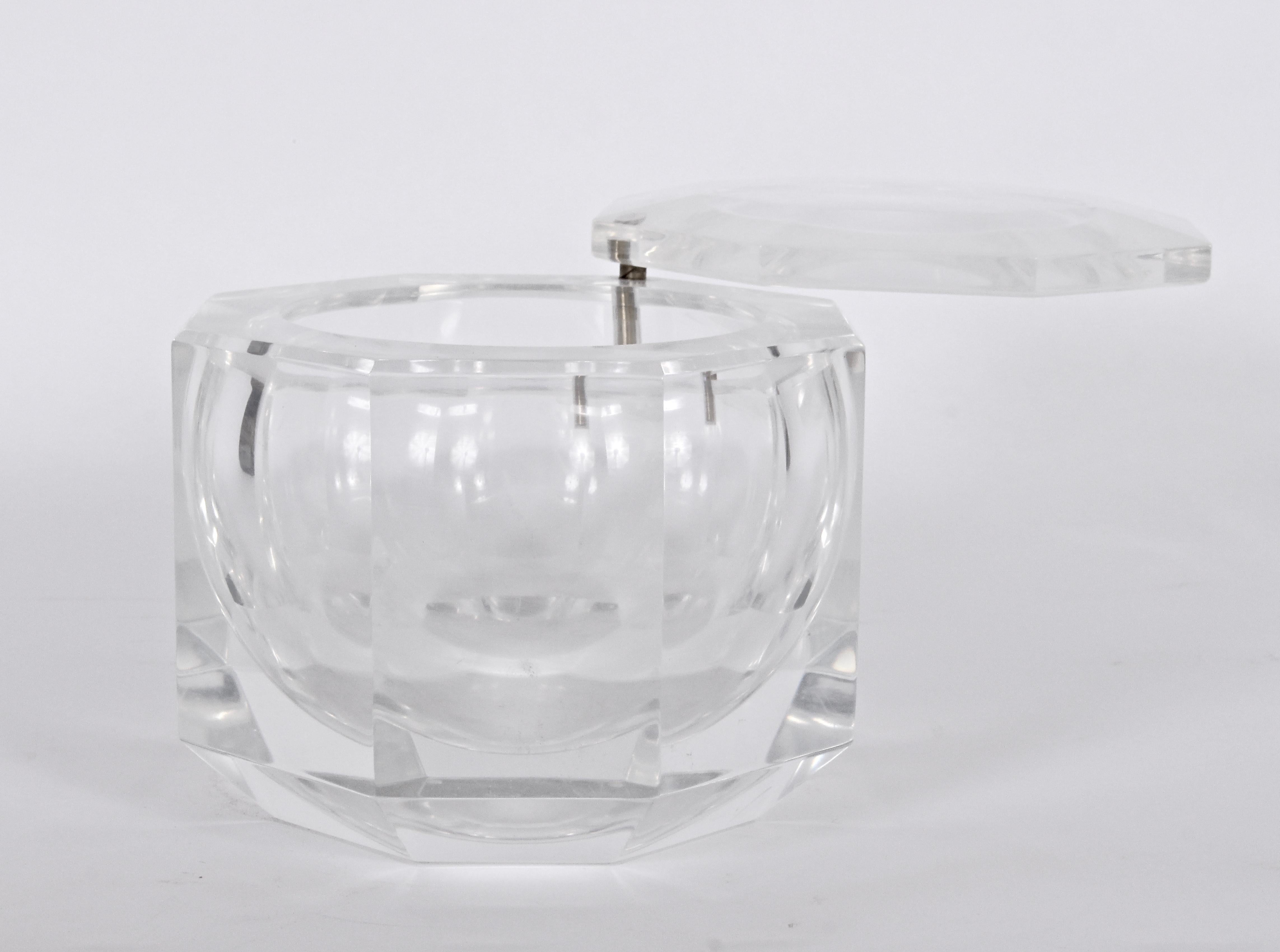 Modern Alessandro Albrizzi Faceted Lucite Ice Bucket, circa 1970