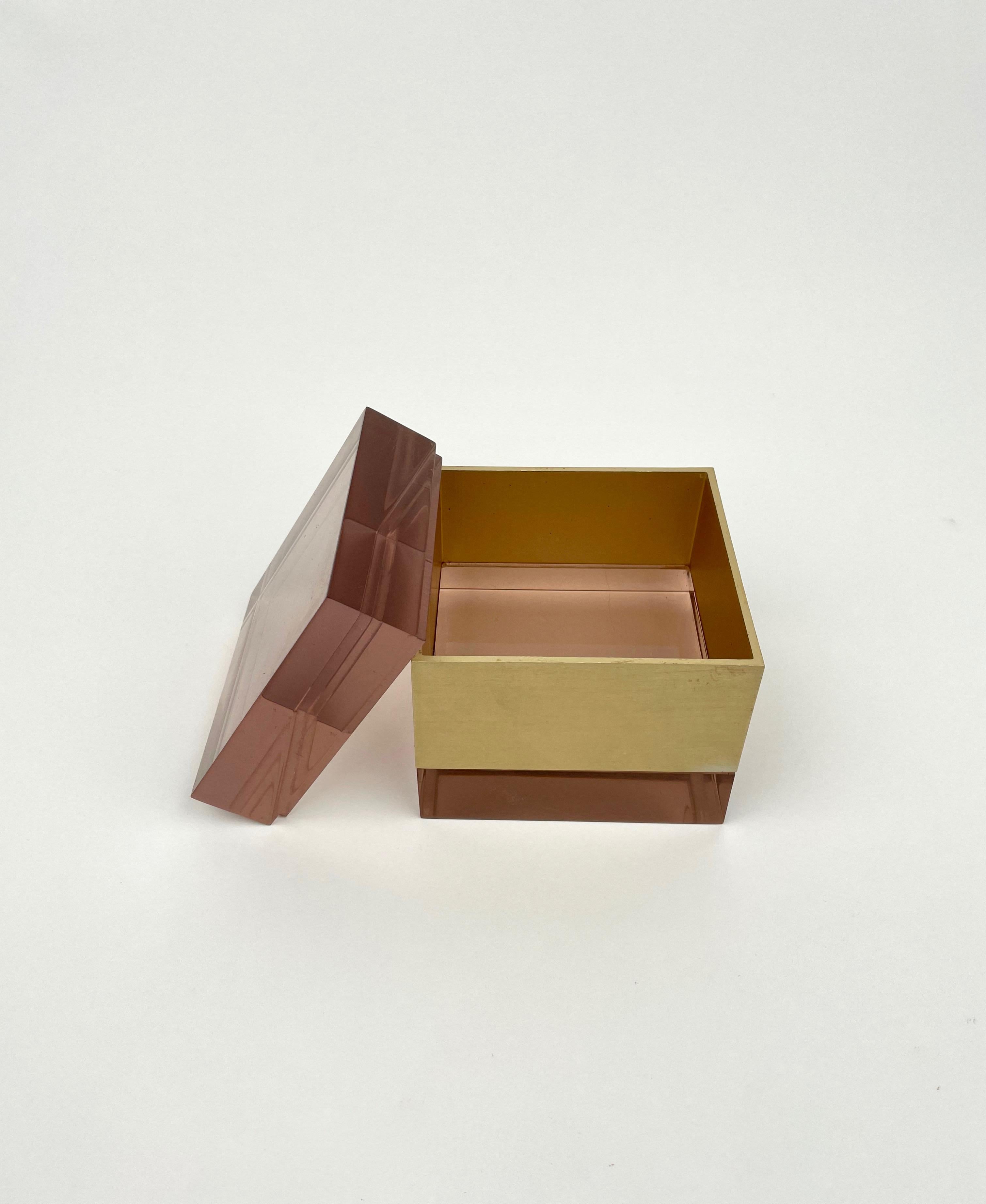 Alessandro Albrizzi Cube Box in Purple Lucite and Gold Metal, Italy, 1970s For Sale 7