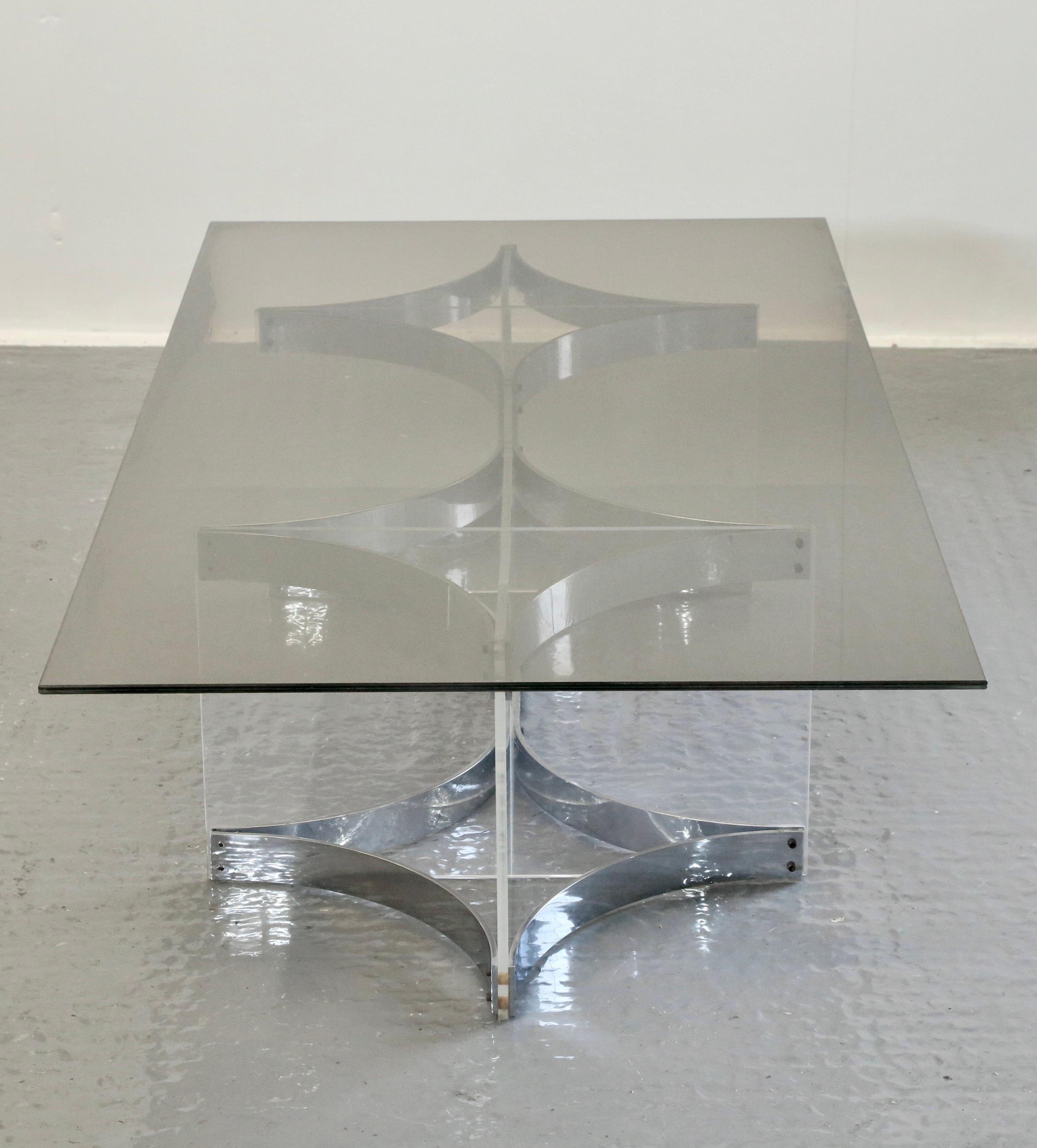 Table basse du milieu du siècle dernier d'Alessandro Albrizzi, en acier chromé et lucite en vente 5