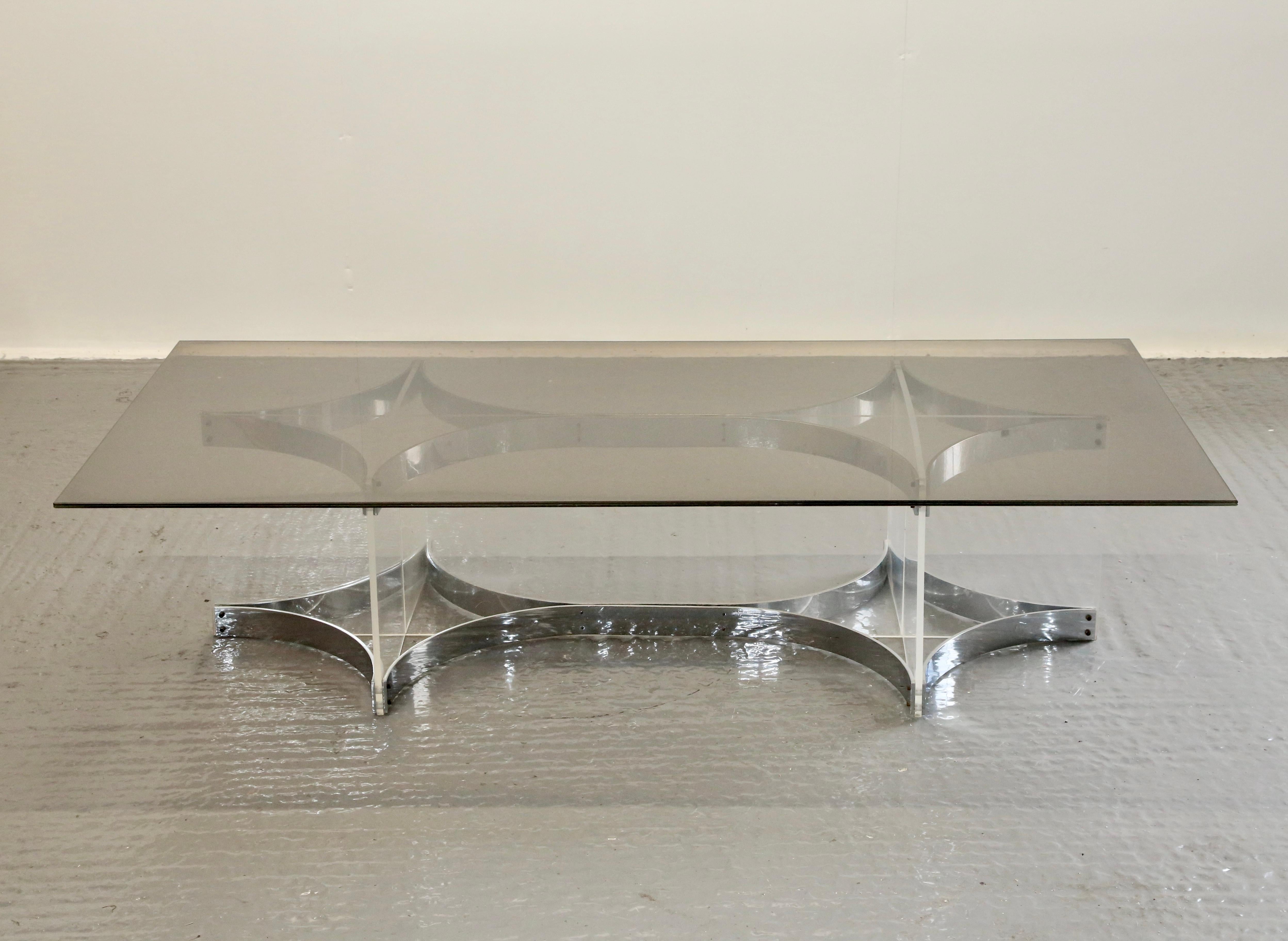 Alessandro Albrizzi, Fine Mid Century Chrome Plated Steel & Lucite Coffee Table In Good Condition For Sale In Sittingbourne, GB
