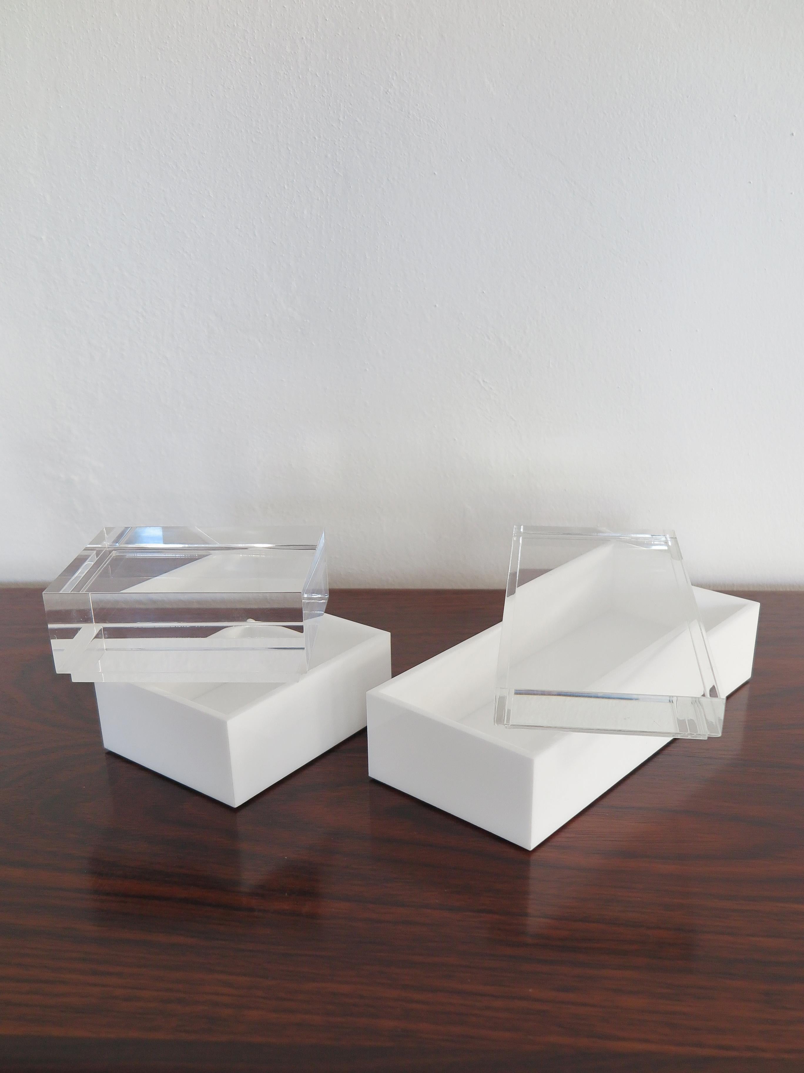 Alessandro Albrizzi Italian White Perspex Boxes 1990s In Good Condition For Sale In Reggio Emilia, IT