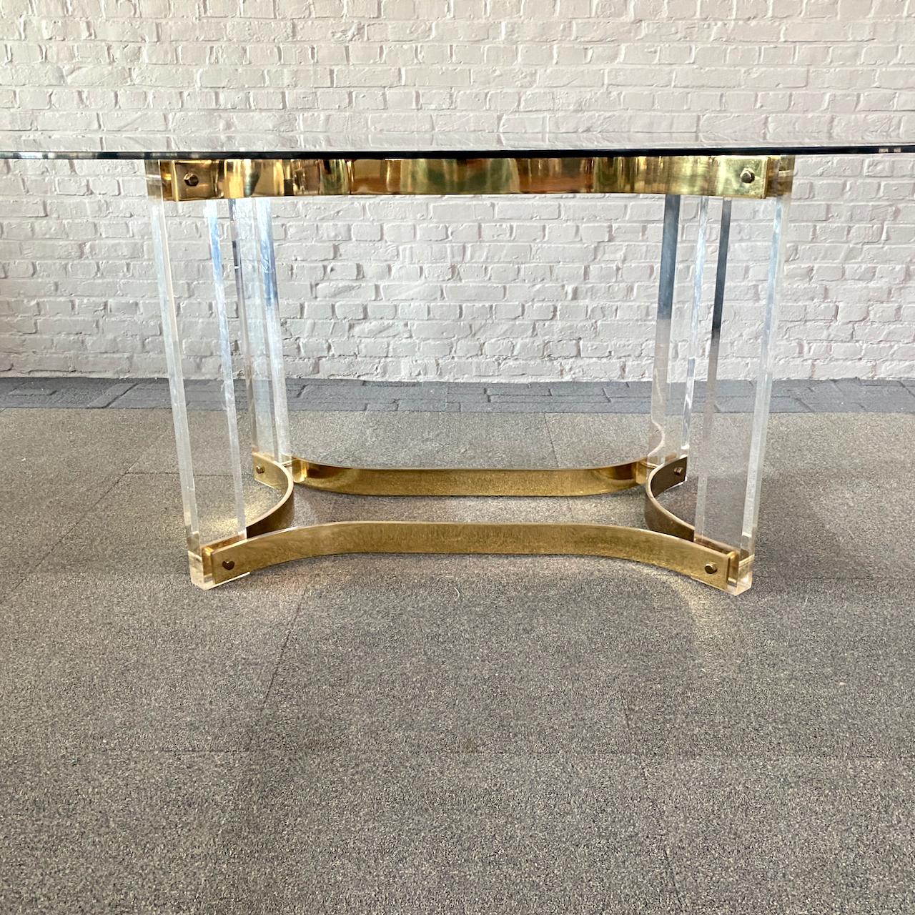 Late 20th Century Alessandro Albrizzi lucite & brass dining room table - Hollywood Regency For Sale