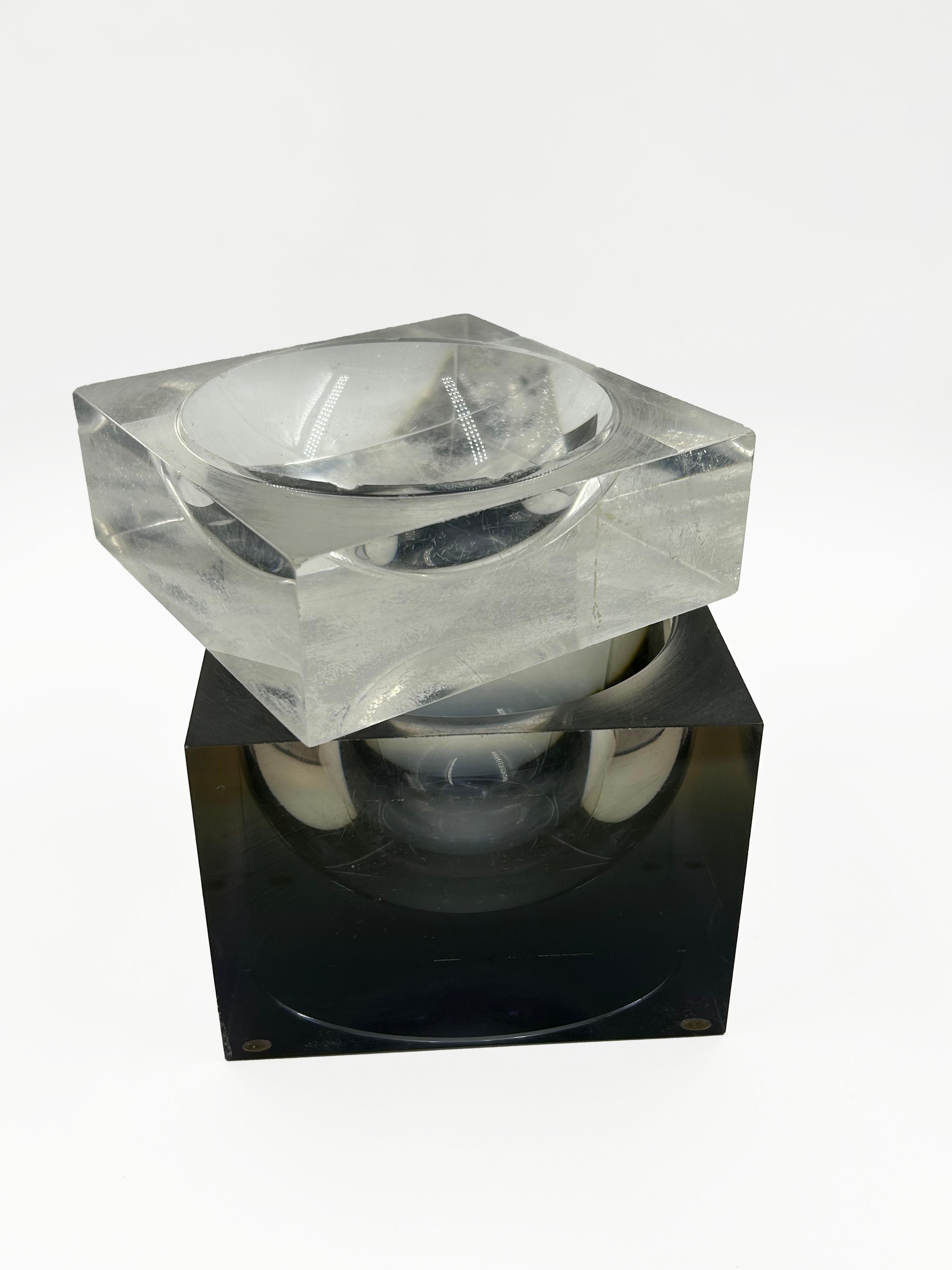 Hand-Crafted Alessandro Albrizzi Lucite Cube, Italy 1970s For Sale