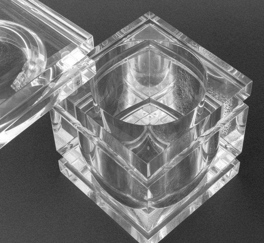 Alessandro Albrizzi Lucite Ice Bucket In Good Condition For Sale In Astoria, NY