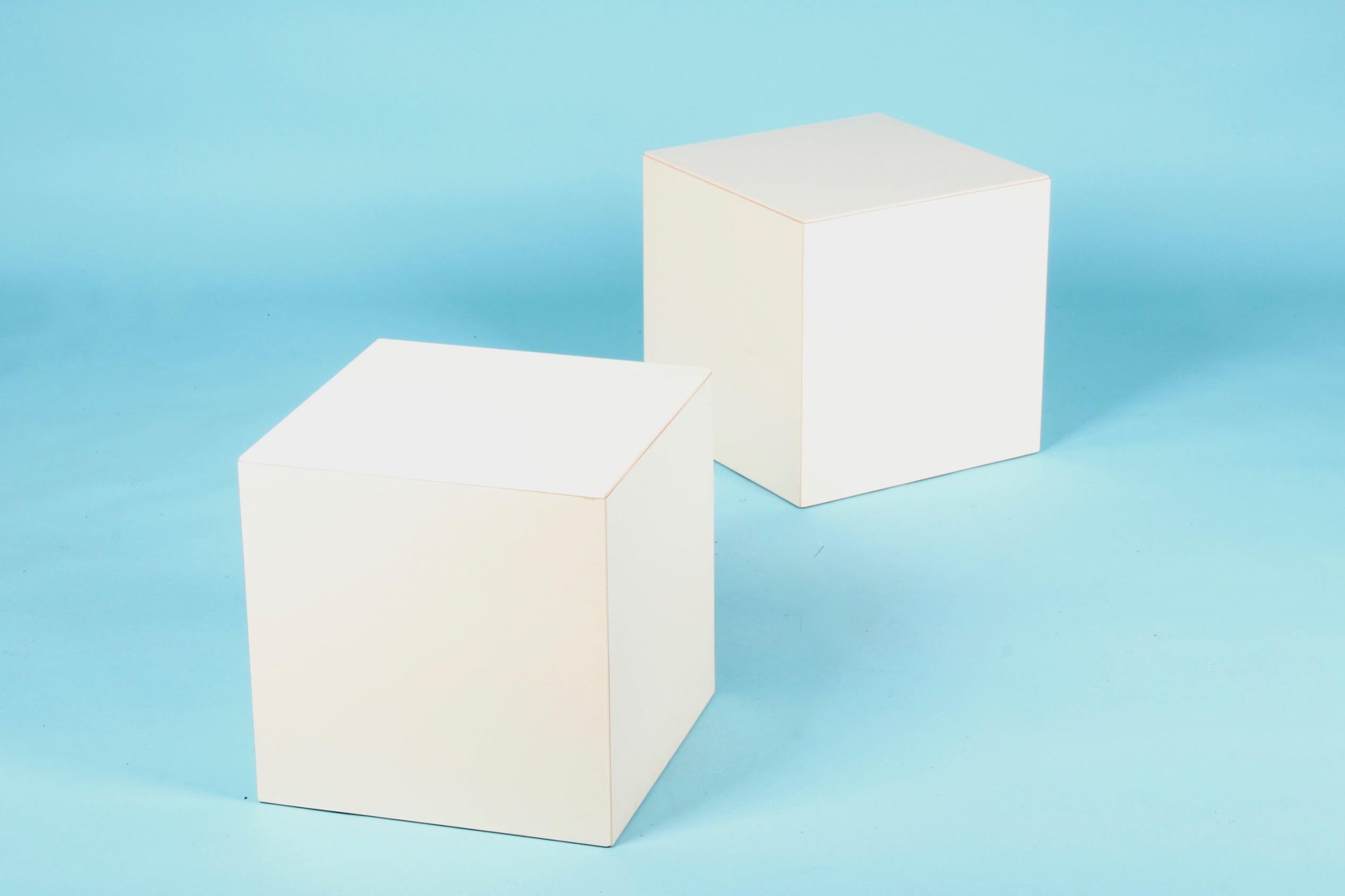 Italian Alessandro Albrizzi Side Plexiglass Cube