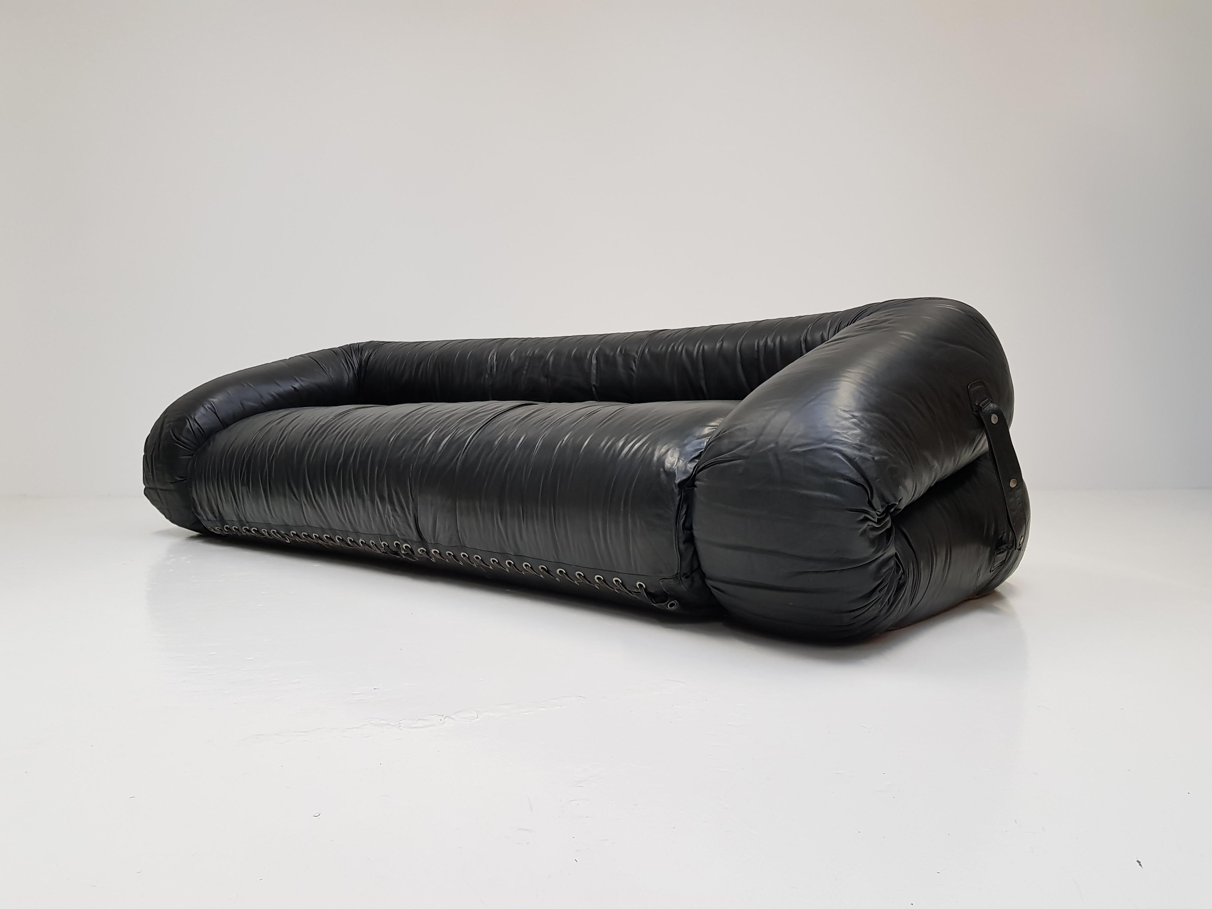 An Alessandro Becchi “Anfibio” convertible sofa bed (in English 